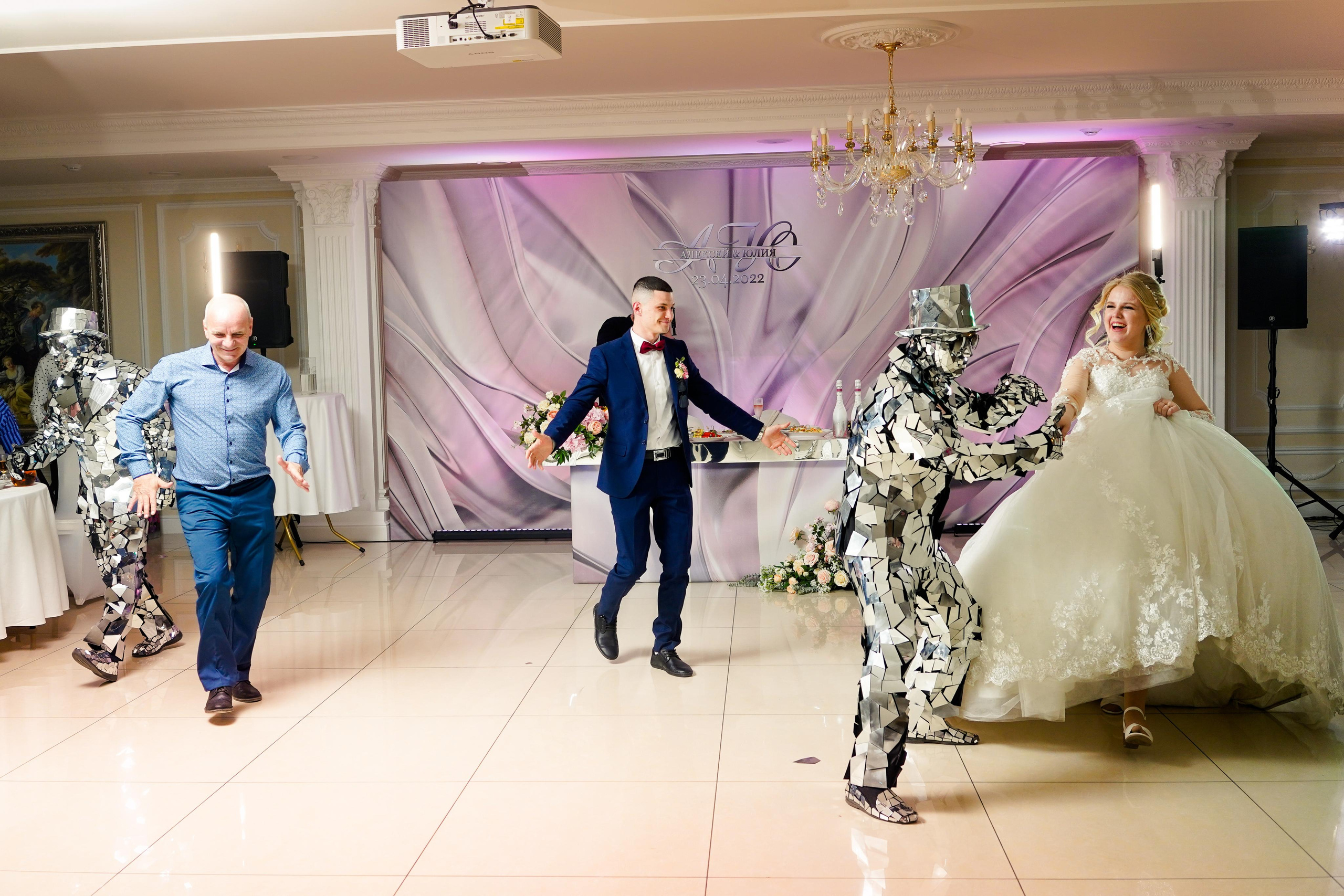 Свадебный день Алексея и Юлии 23.04.2022. Семейный и портретный фотограф в Екатеринбурге Анна Лобанова
