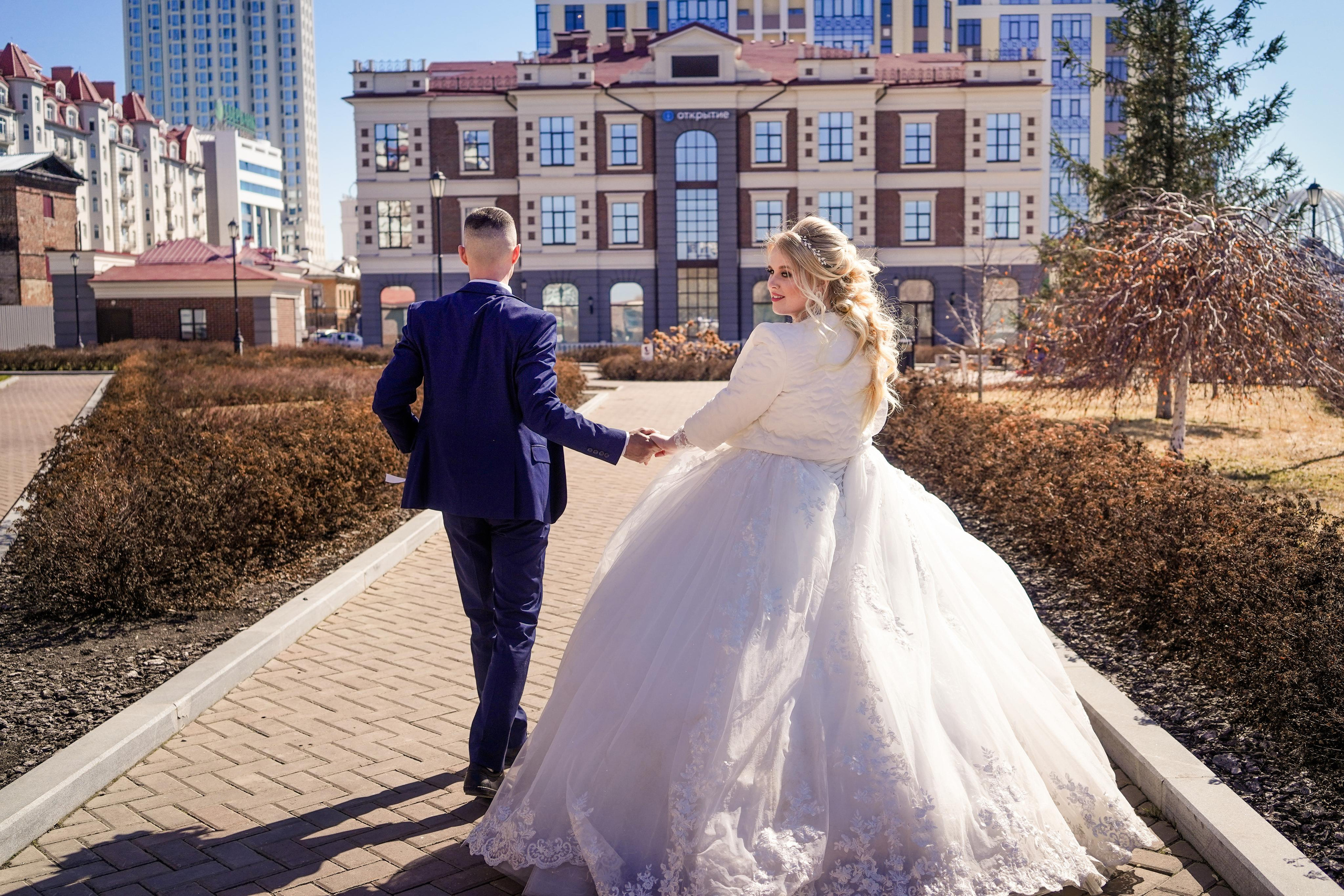 Свадебный день Алексея и Юлии 23.04.2022. Семейный и портретный фотограф в Екатеринбурге Анна Лобанова