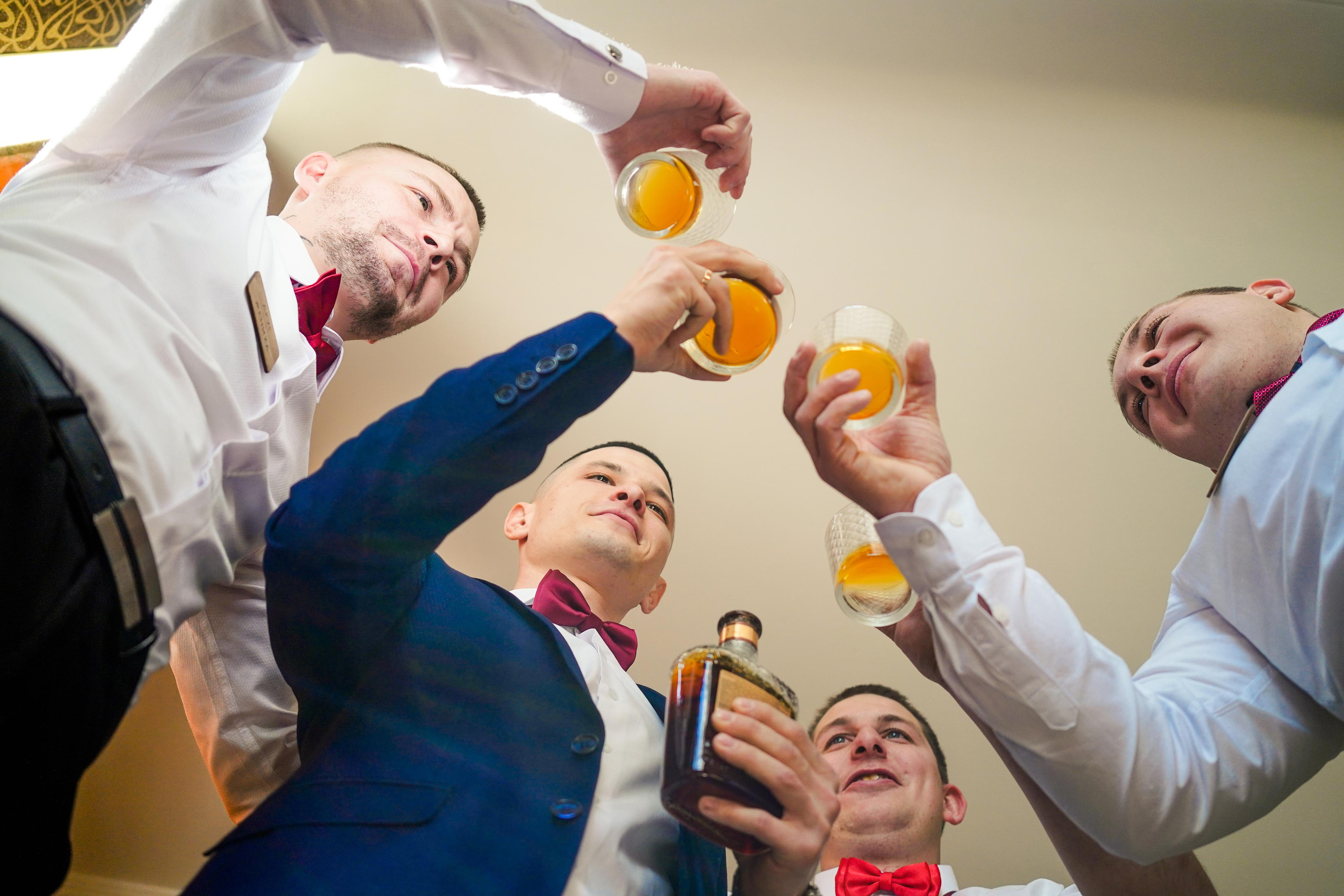 Свадебный день Алексея и Юлии 23.04.2022. Семейный и портретный фотограф в Екатеринбурге Анна Лобанова