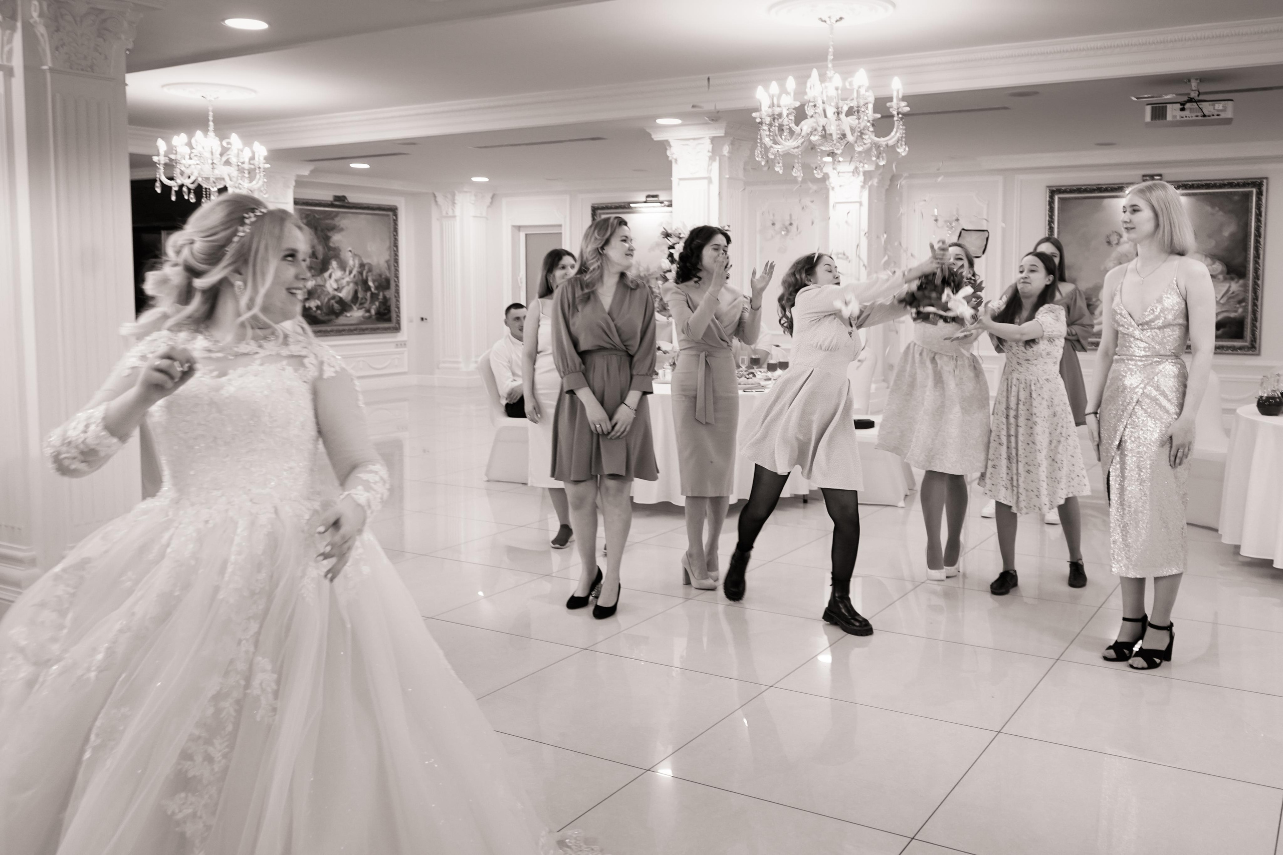 Свадебный день Алексея и Юлии 23.04.2022. Семейный и портретный фотограф в Екатеринбурге Анна Лобанова