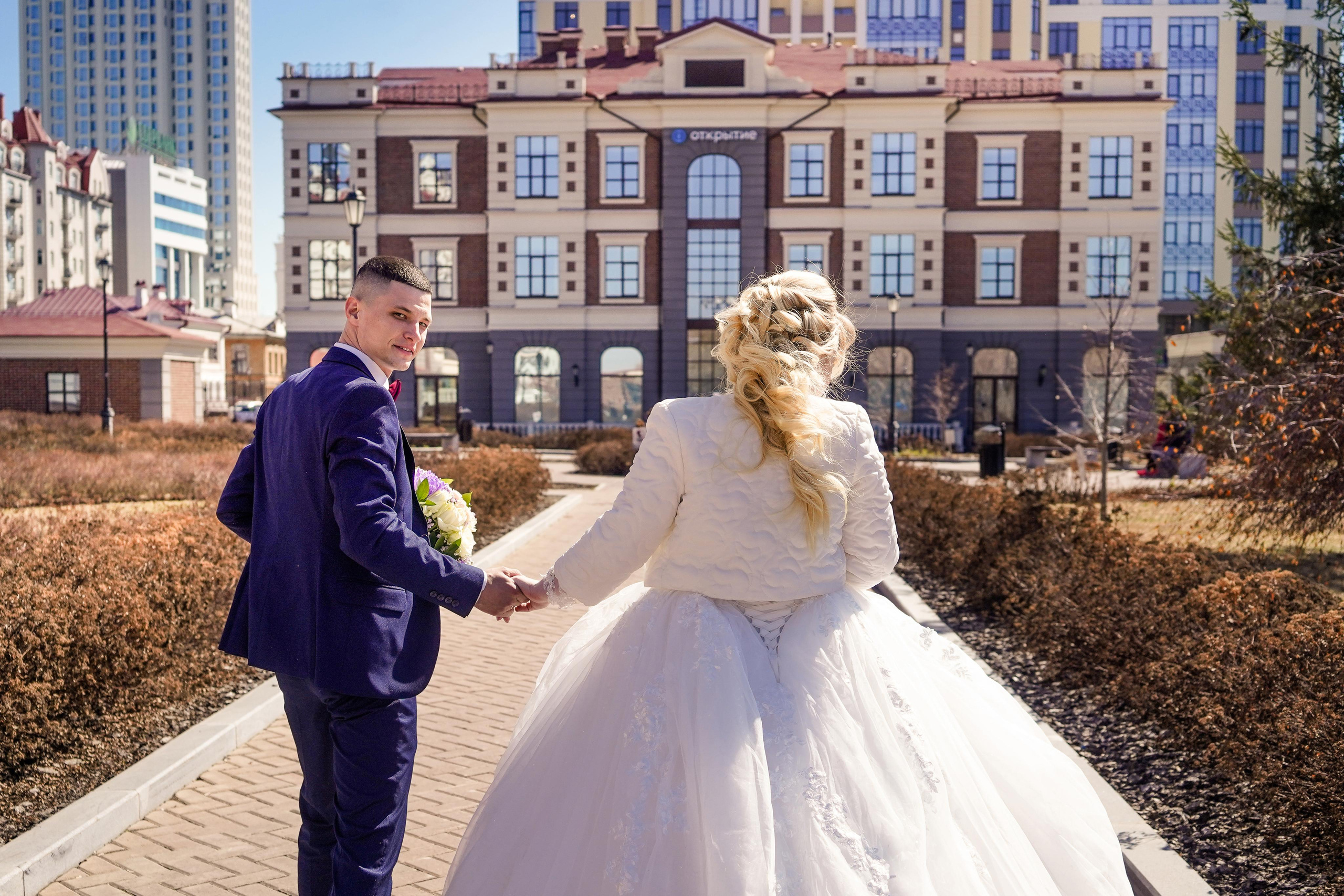 Свадебный день Алексея и Юлии 23.04.2022. Семейный и портретный фотограф в Екатеринбурге Анна Лобанова