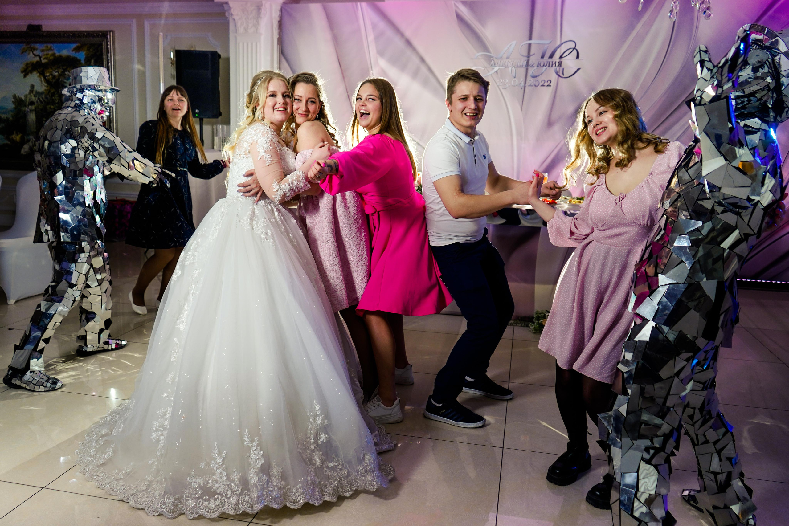 Свадебный день Алексея и Юлии 23.04.2022. Семейный и портретный фотограф в Екатеринбурге Анна Лобанова