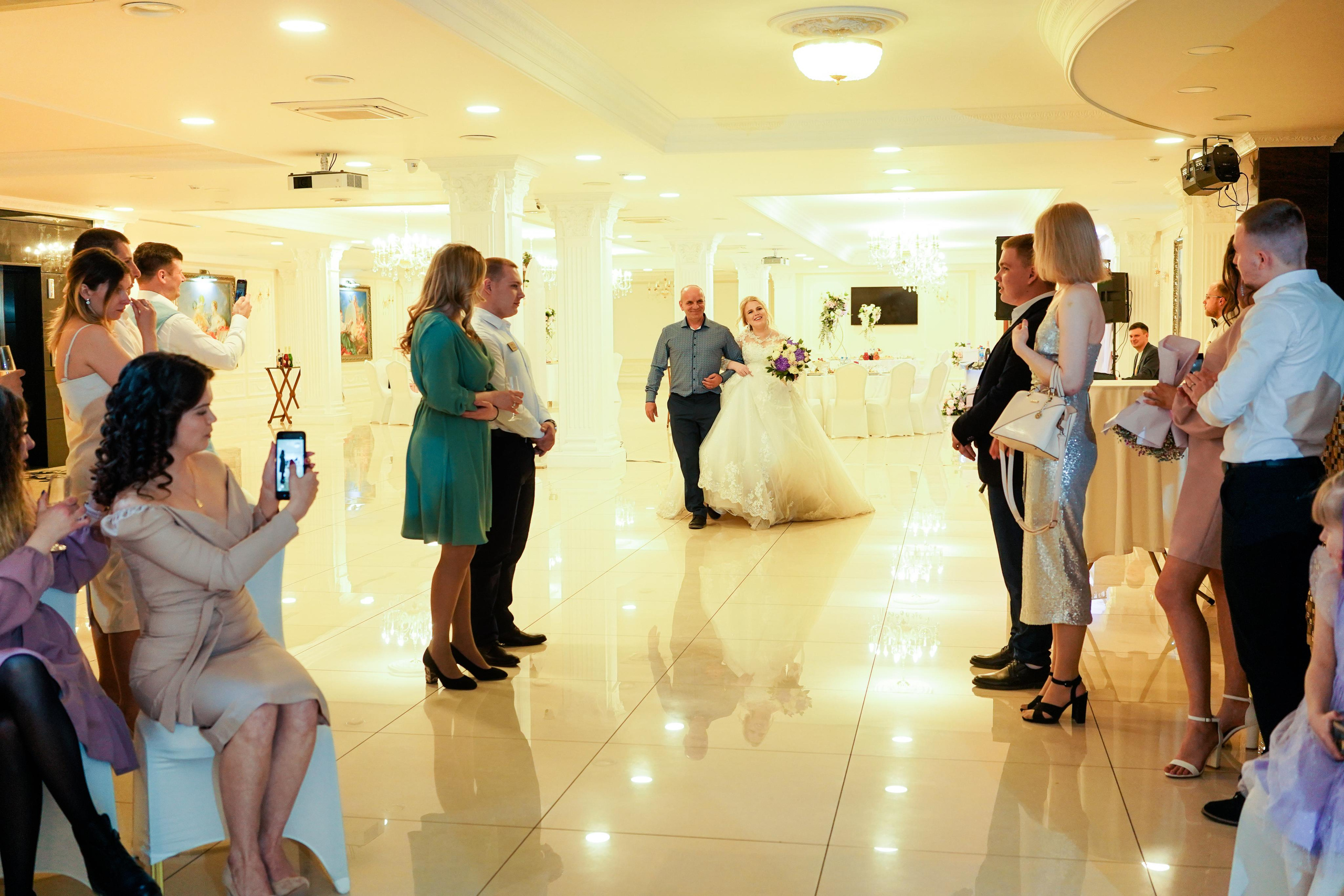 Свадебный день Алексея и Юлии 23.04.2022. Семейный и портретный фотограф в Екатеринбурге Анна Лобанова