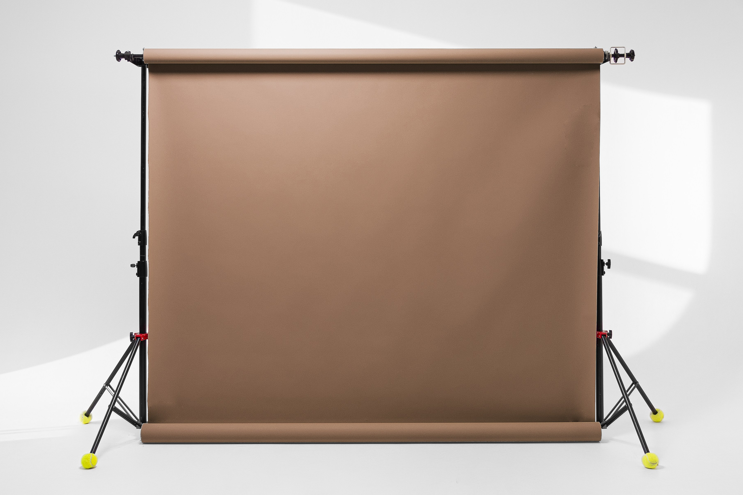 Аренда фотостудия с циклорамой в Сочи — FASHIONprod, 1000 ₽/час. Стрит съемки для маркетплейсов в Сочи | ИИ контент | fashionprod