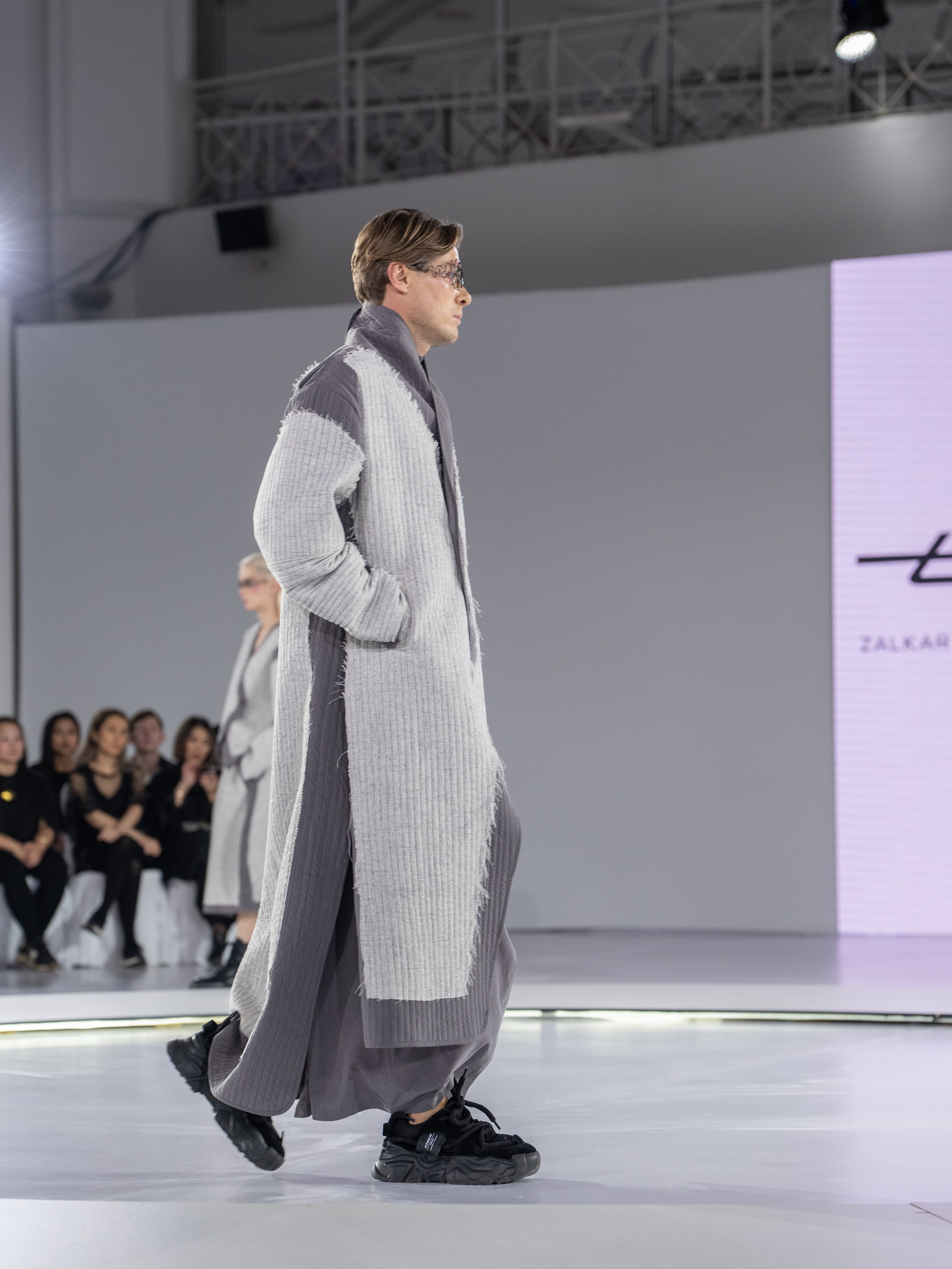 Дизайнер Zalkar. Сайт Алматинского НЮ АРТ, будуар и фэшн фотографа Дениса Карпенко