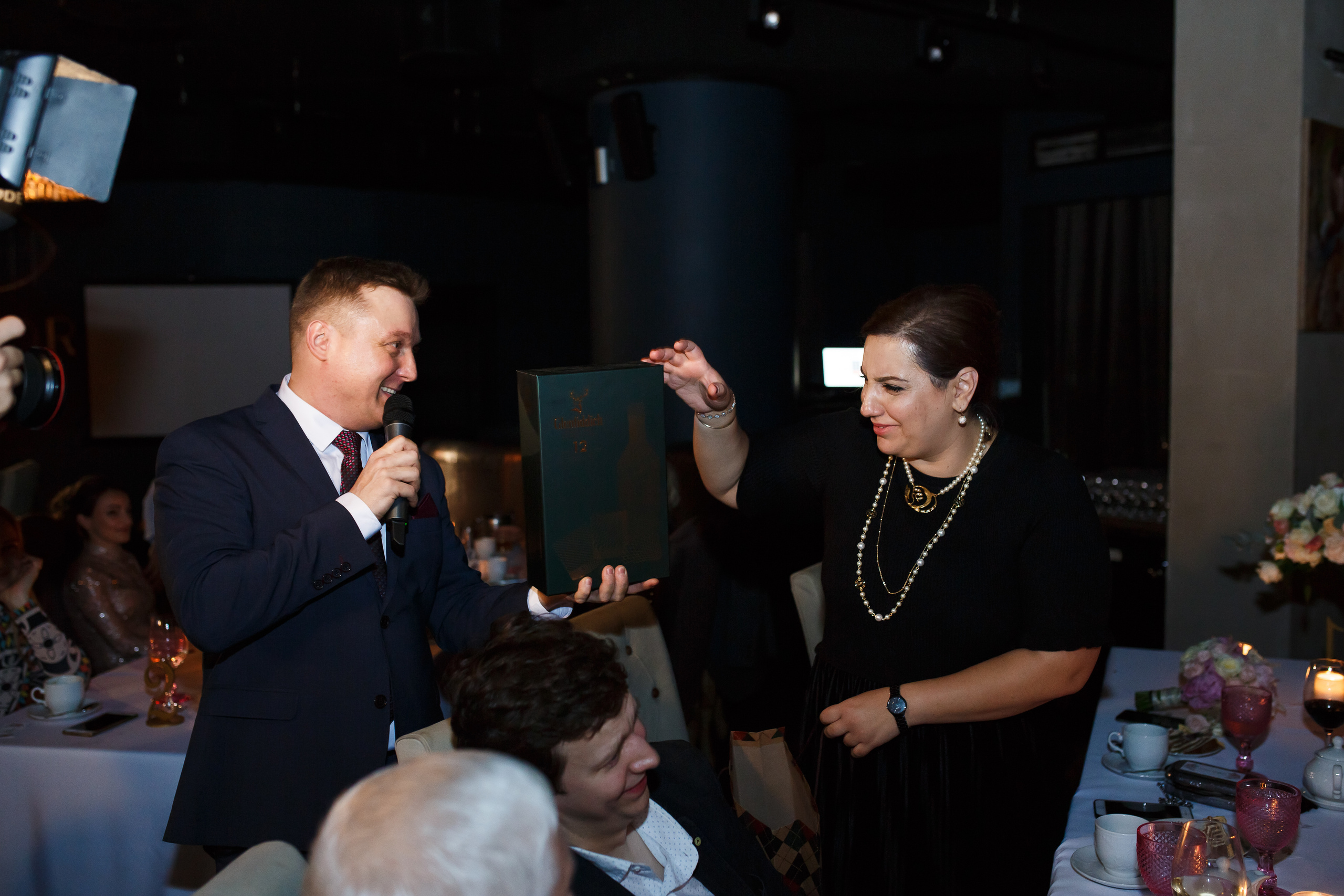 Фото ведущего Сергея Рябинина. Фотографии со свадеб, корпоративов, юби. Ведущий на свадьбу, корпоратив и юбилей в Москве Сергей Рябинин