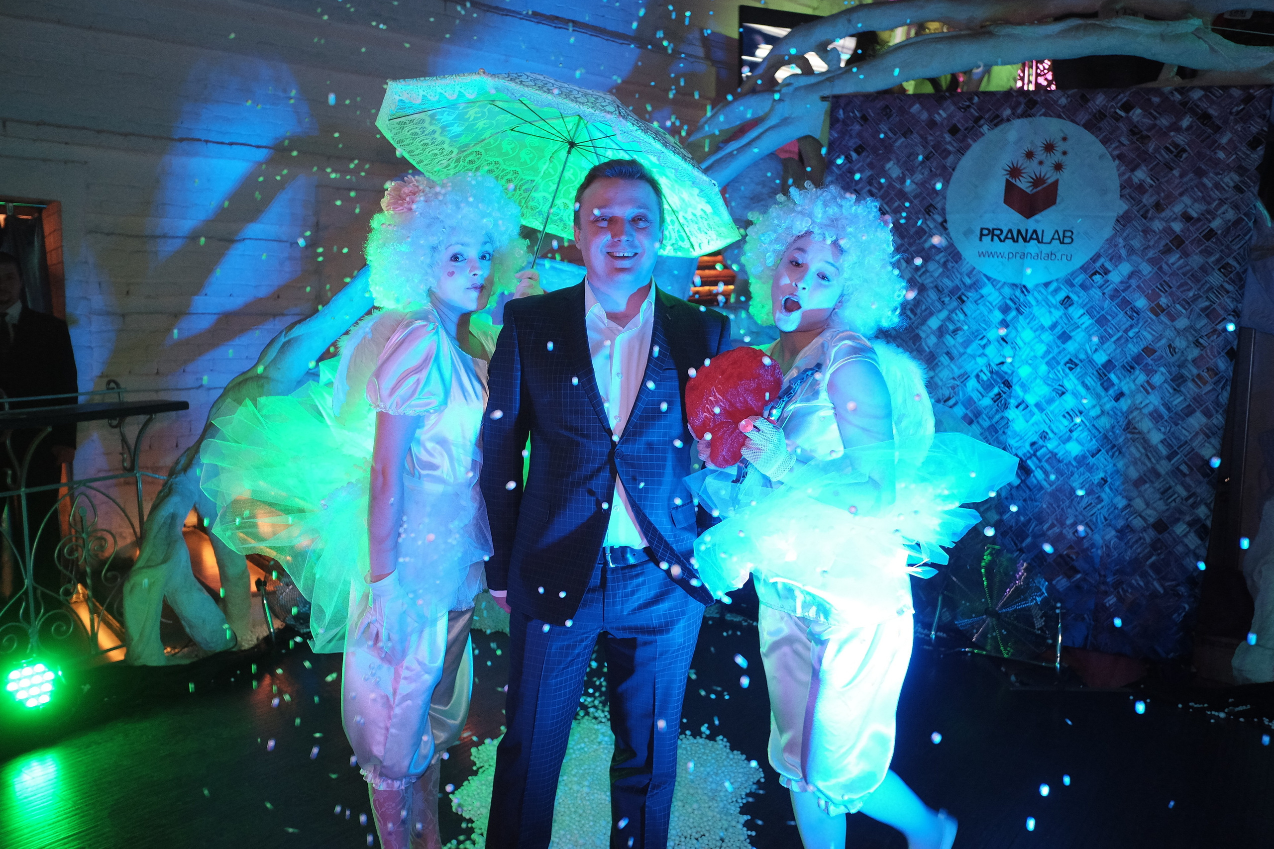 Фото ведущего Сергея Рябинина. Фотографии со свадеб, корпоративов, юби. Ведущий на свадьбу, корпоратив и юбилей в Москве Сергей Рябинин