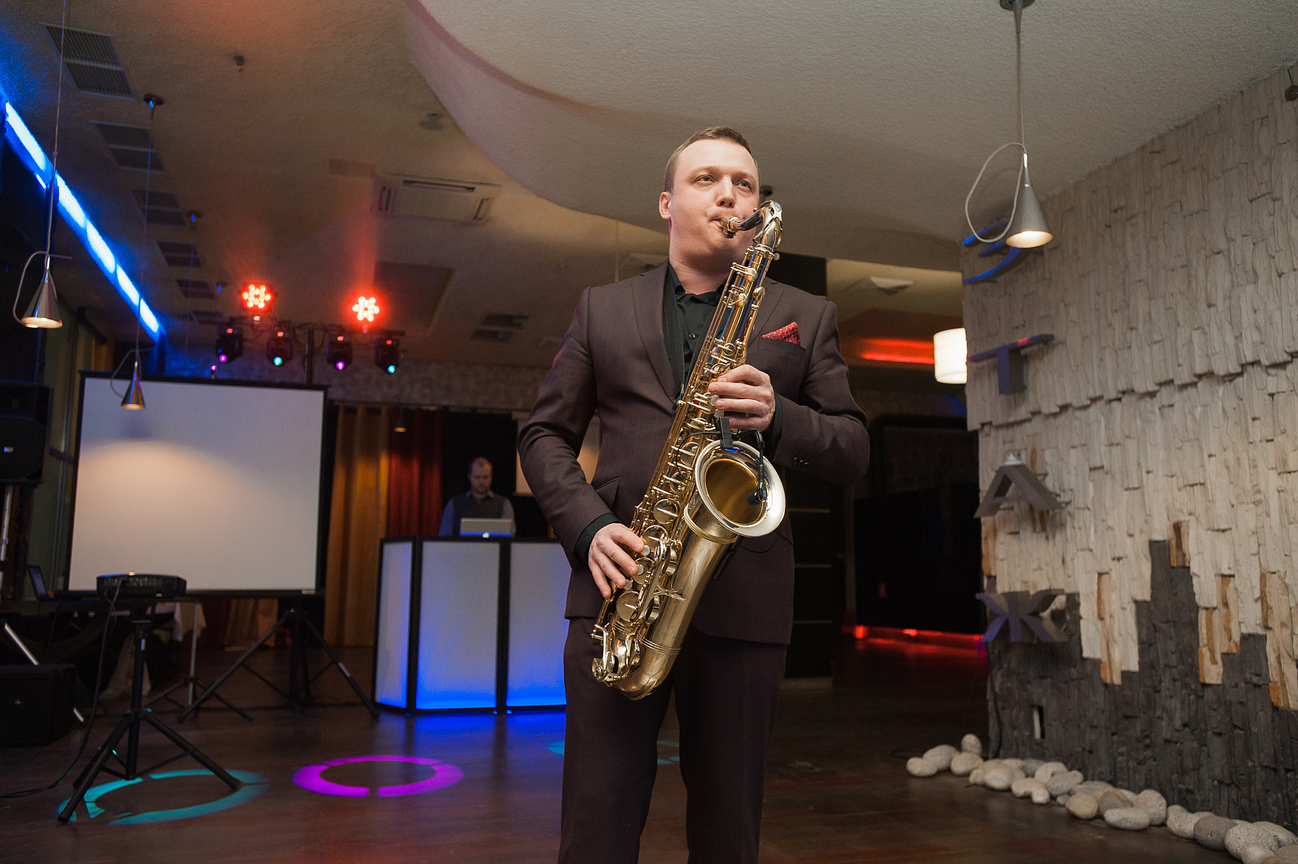 Фото ведущего Сергея Рябинина. Фотографии со свадеб, корпоративов, юби. Ведущий на свадьбу, корпоратив и юбилей в Москве Сергей Рябинин