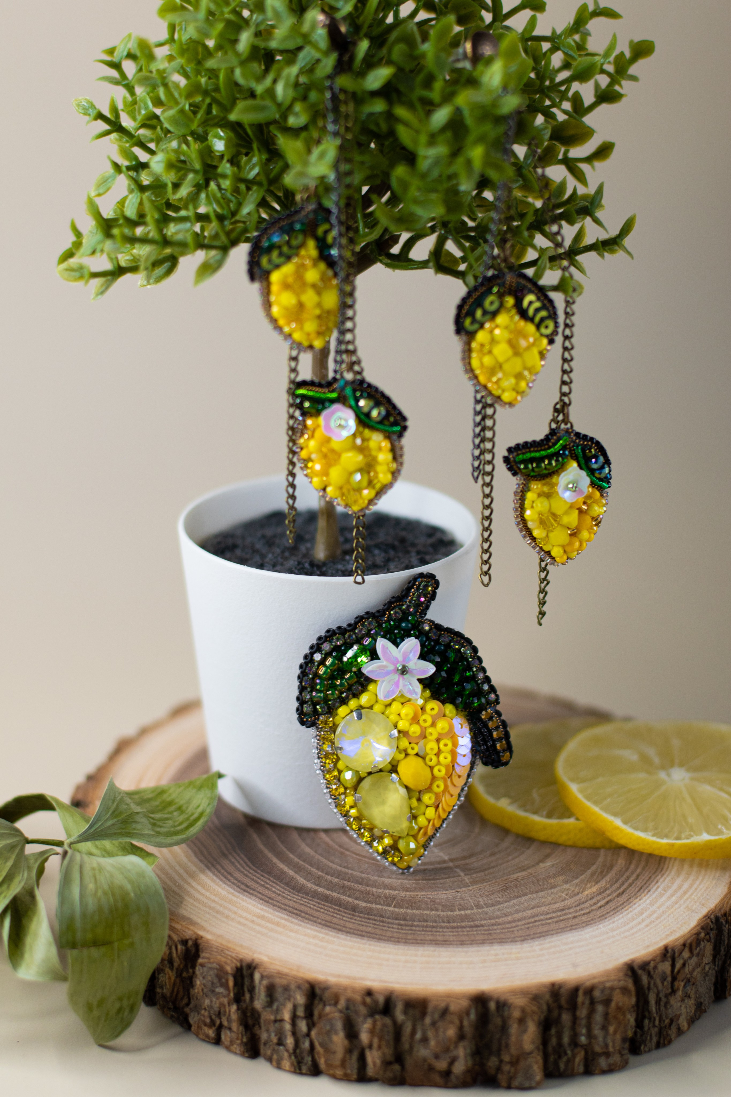 Серьги и брошь ручной работы «Лимоны». Фотограф Санкт-Петербург | Дарья Першина