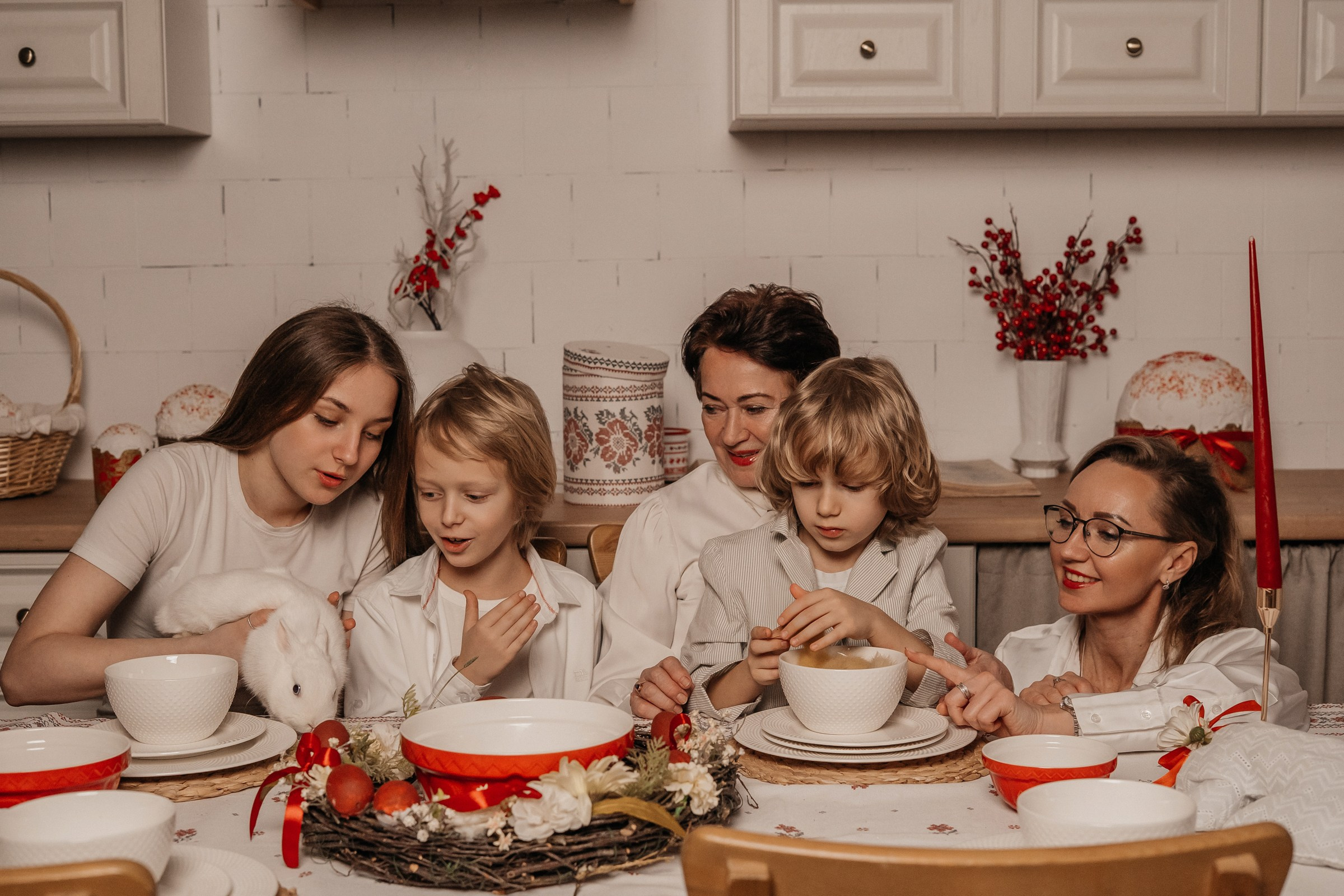 Анечка с семьей. Ольга Брайт Семейный и Контент Фотограф в Санкт-Петербурге