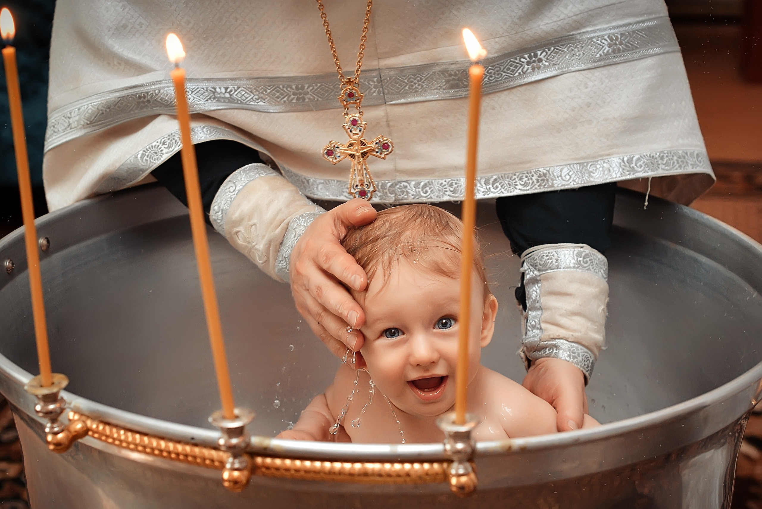 фото крещение малыша