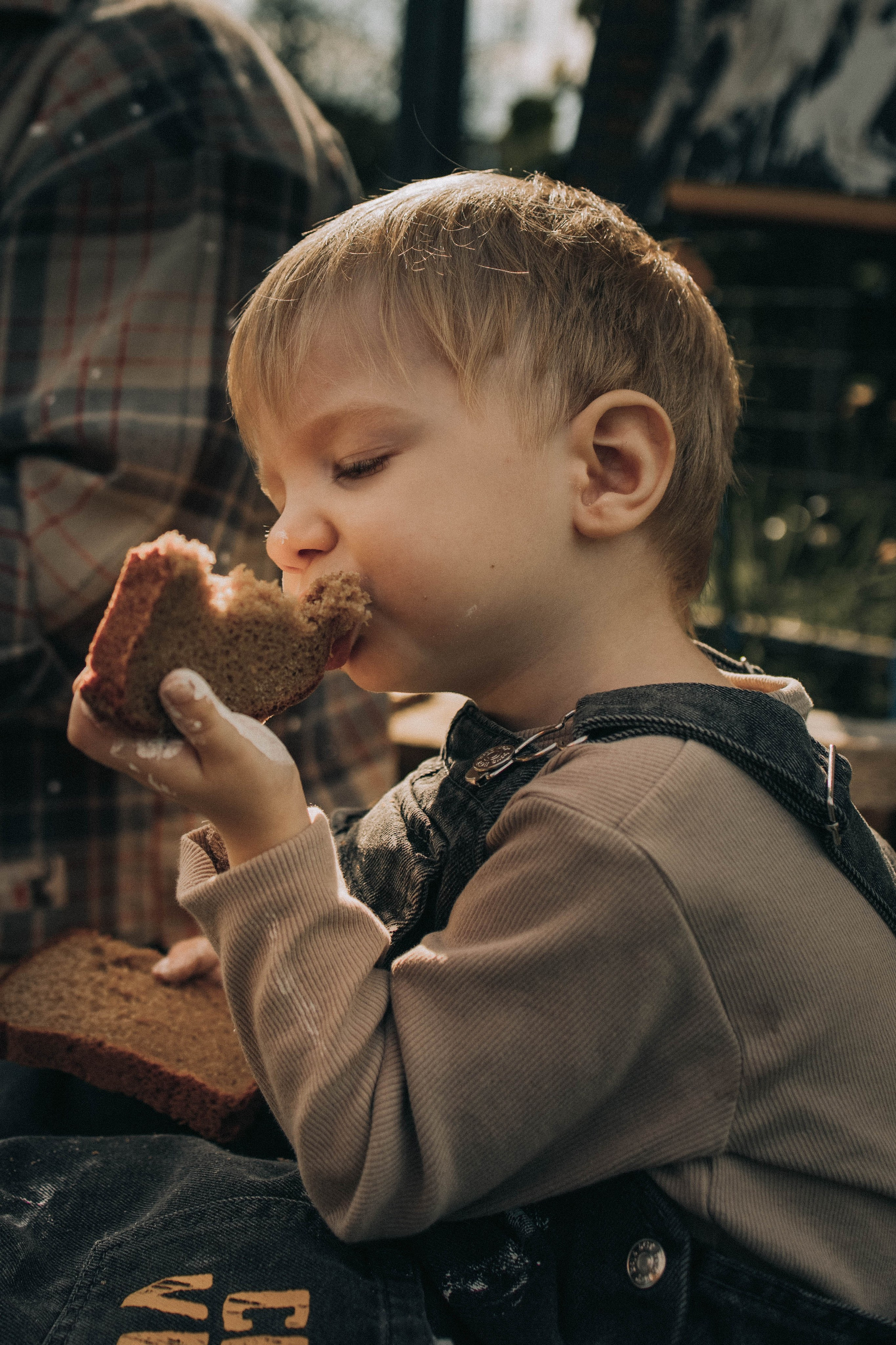 Стройка с дедом. Фотограф lifestylе в Москве Пшеничная Анастасия