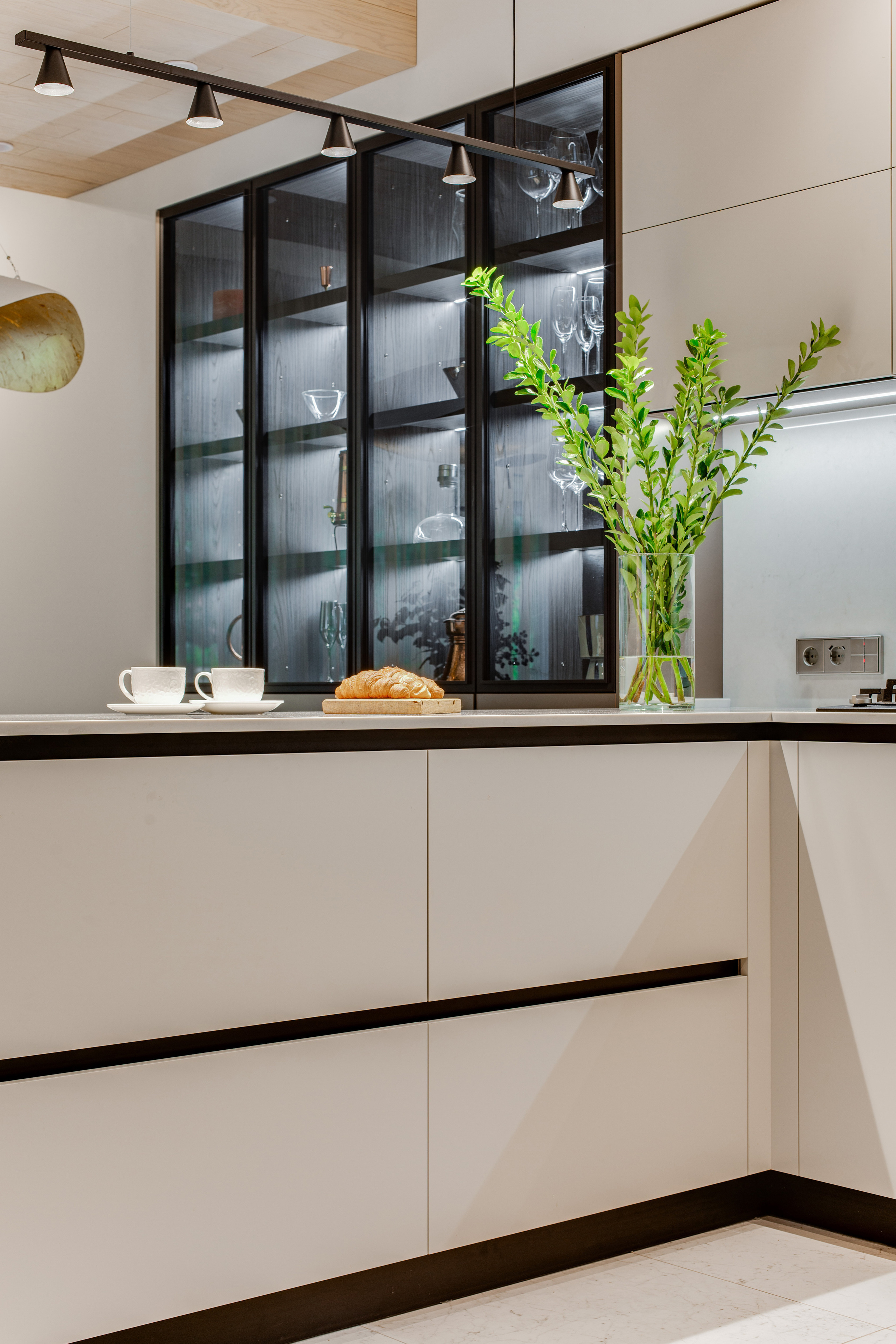 Поселок Зеленый мыс. Декорактив Москва