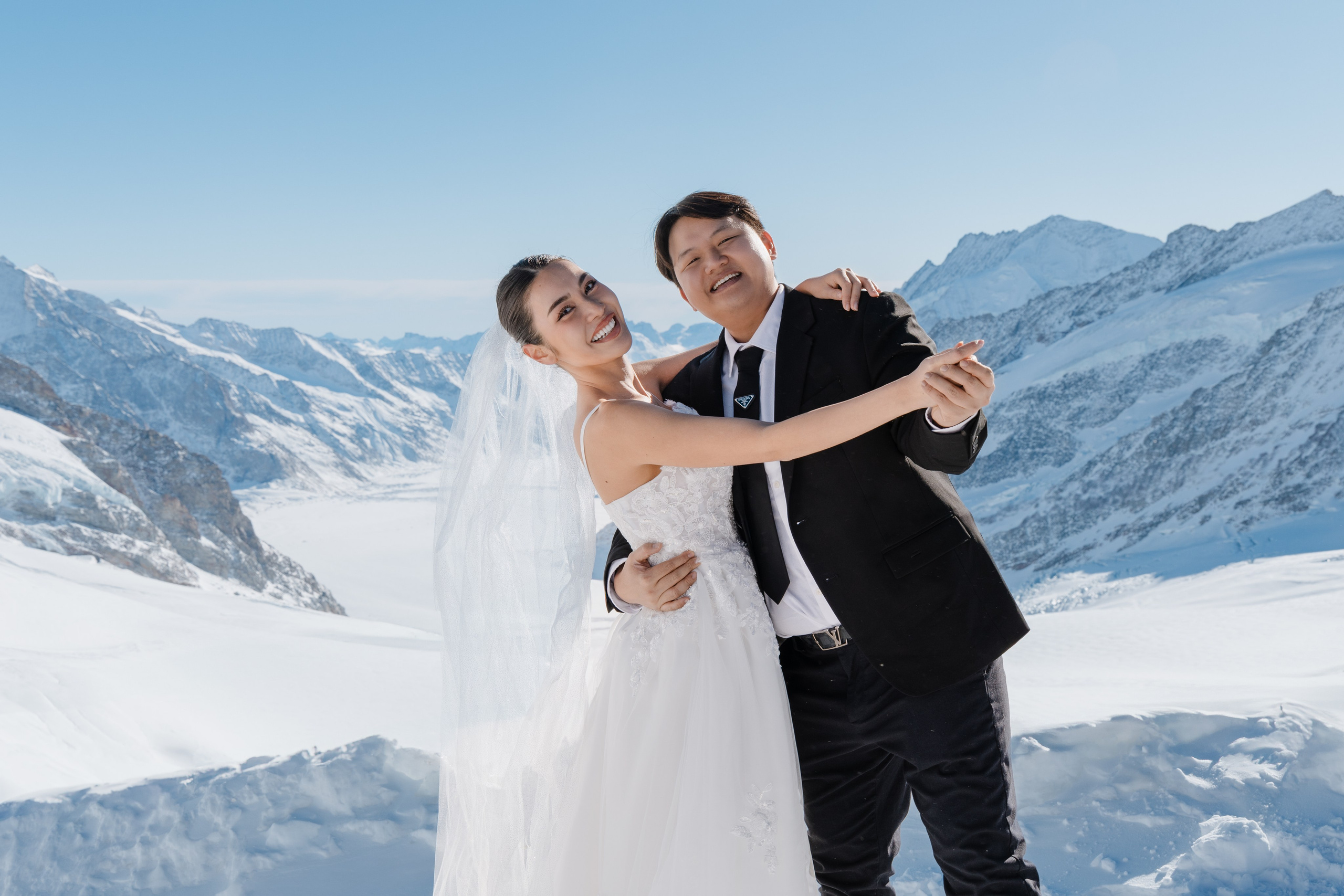 Sugar & V (Jungfraujoch). Photographer in Interlaken area