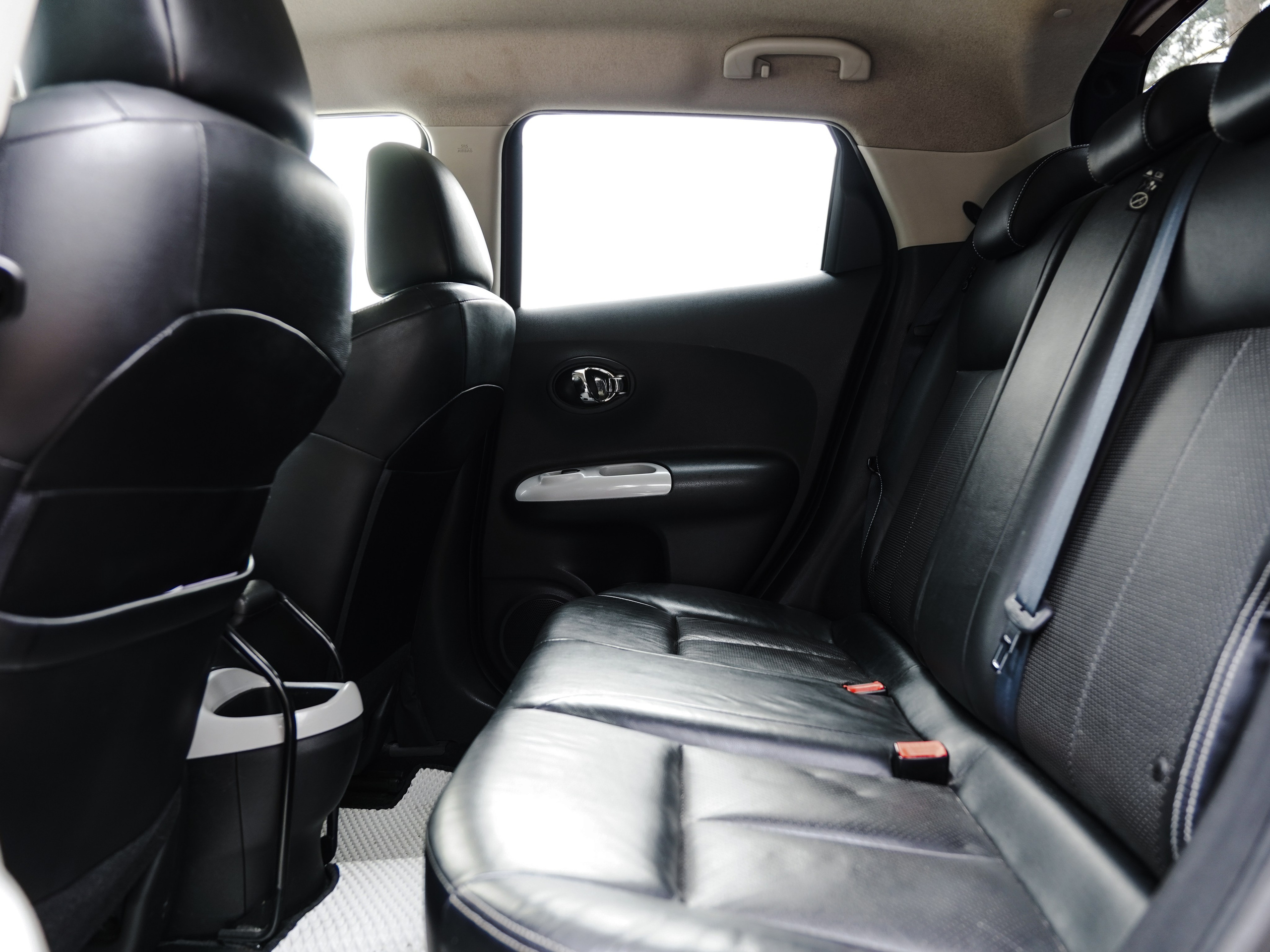 NISSAN JUKE JAPAN. Opasnophoto