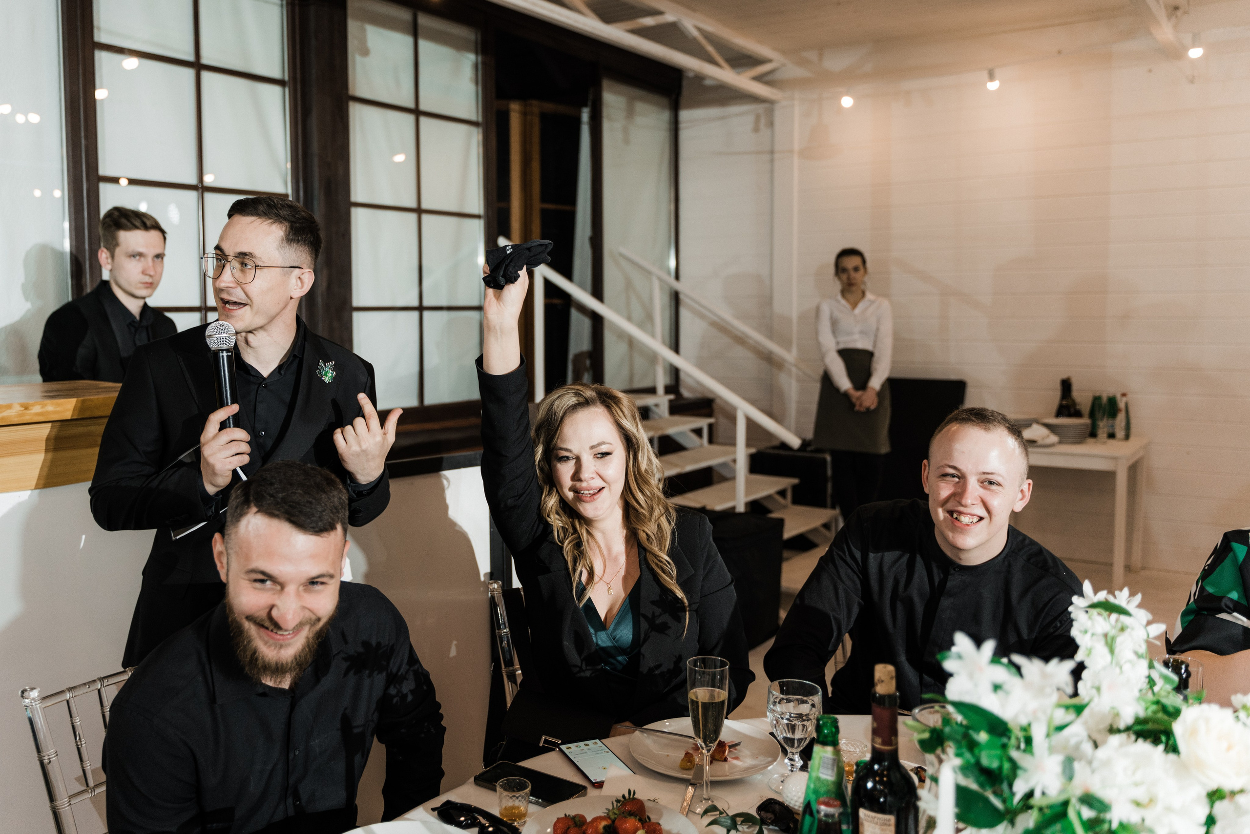 Ведущий Вячеслав Тиманов