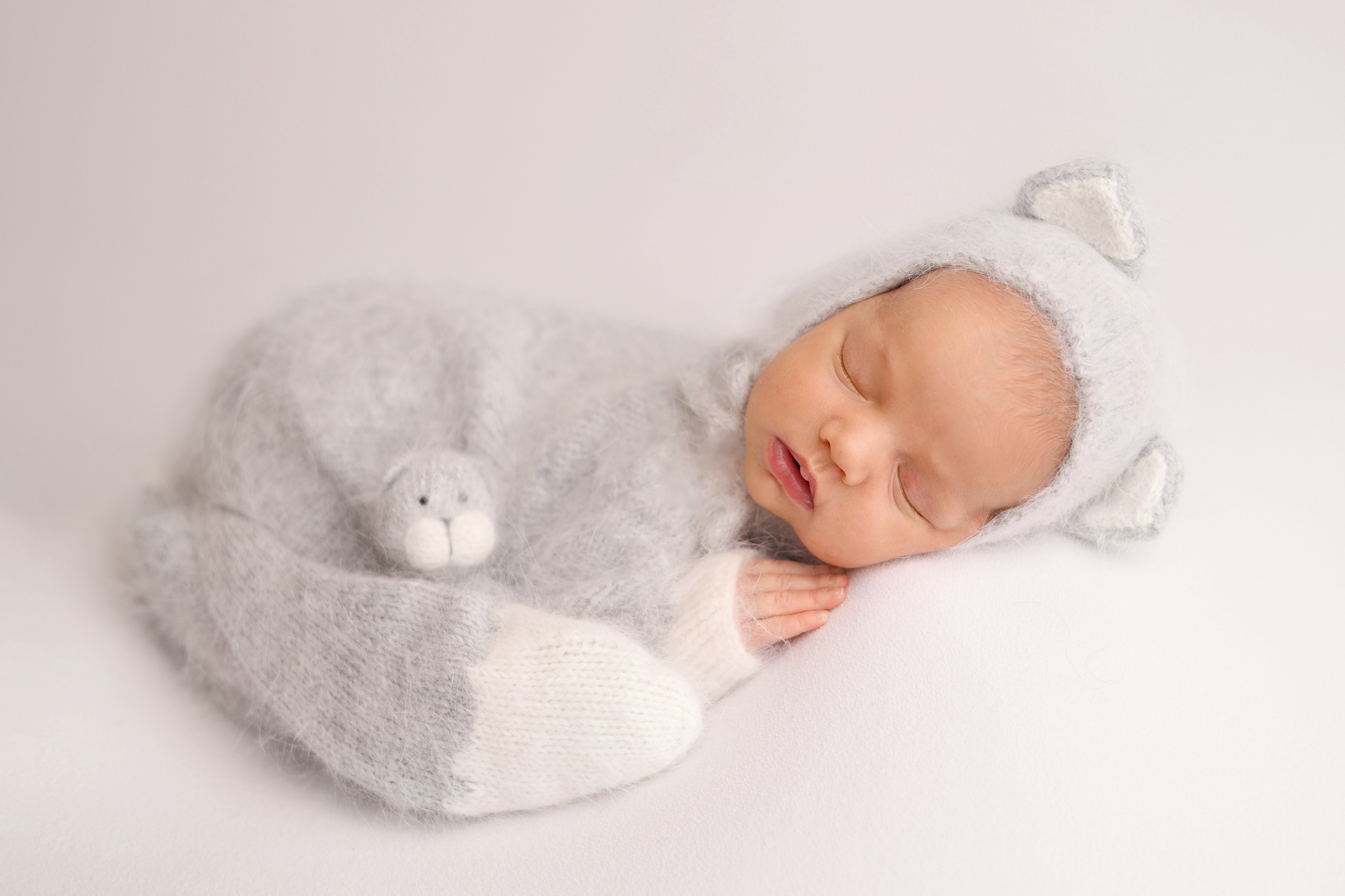 Ньюборн съемка двойняшек в Москве. Фотограф новорожденных Москва. Ньюборн фотограф Москва