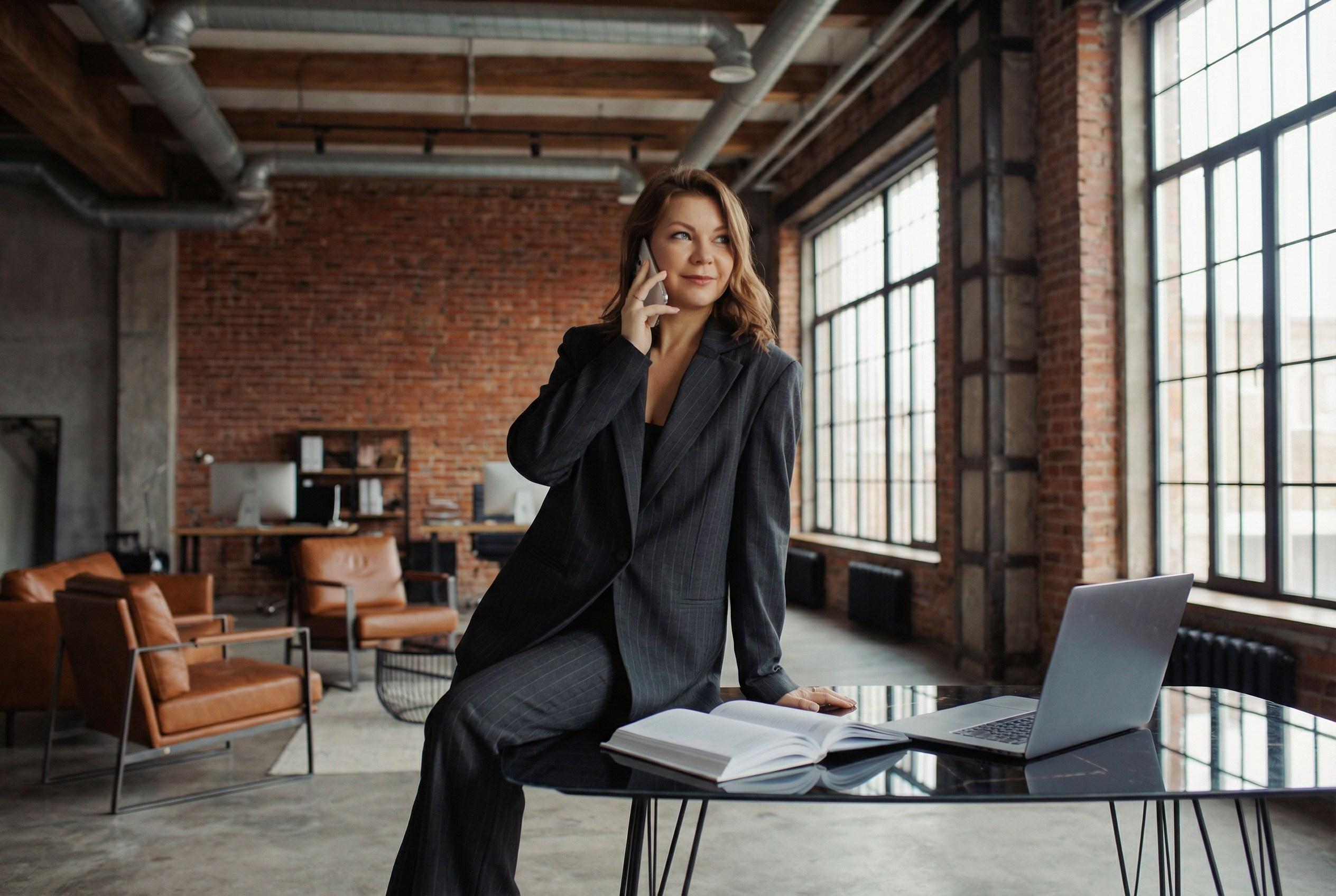 Деловая фотосессия для бизнеса и профессионалов. Фотограф Василий Жуков | Портретная и бизнес-съемка в Москве под ключ