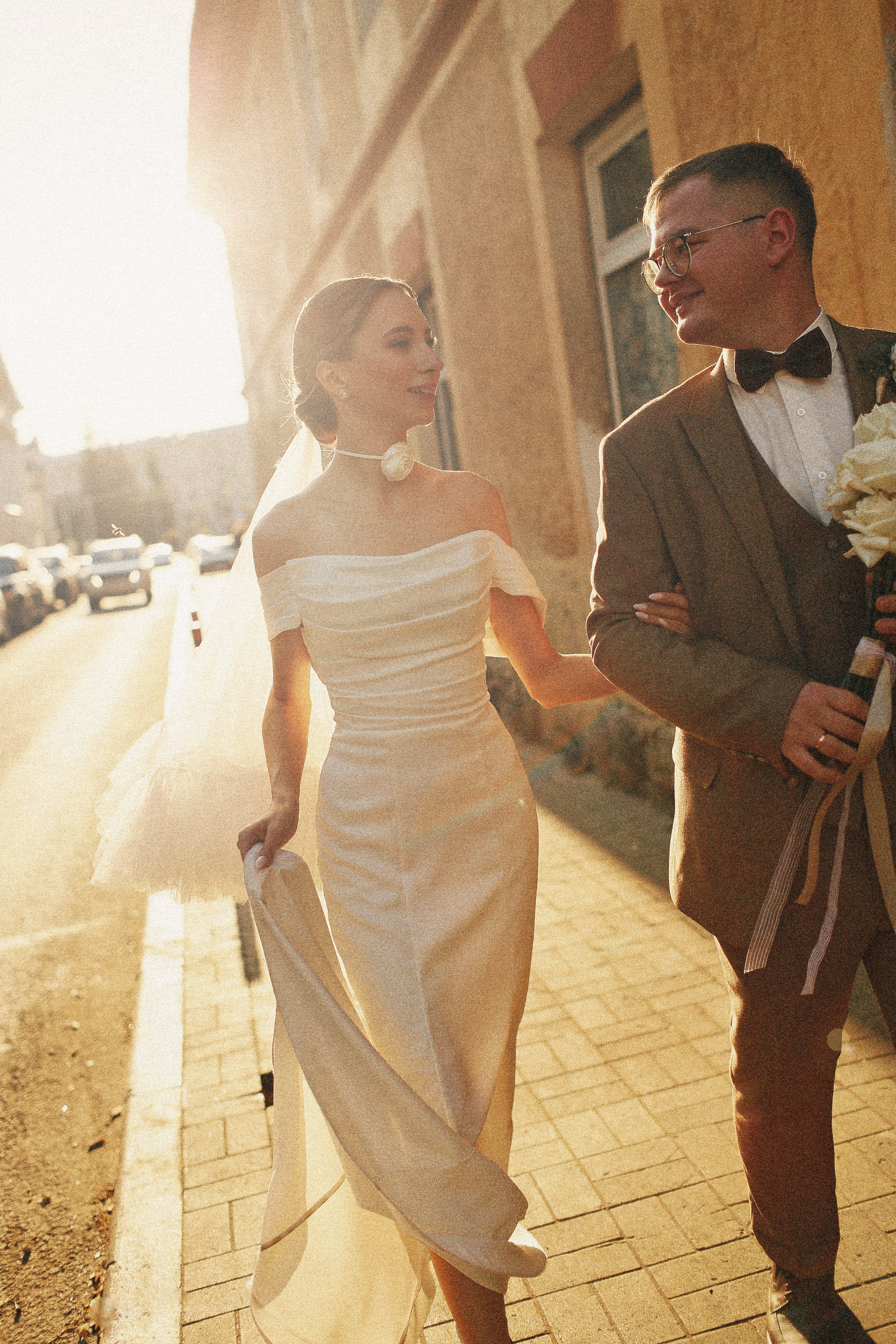 Свадебная фотосессия Ивана и Лидии в отеле и городе. Свадебный и репортажный фотограф в Ярославле и Санкт-Петербурге Роман Микрюков