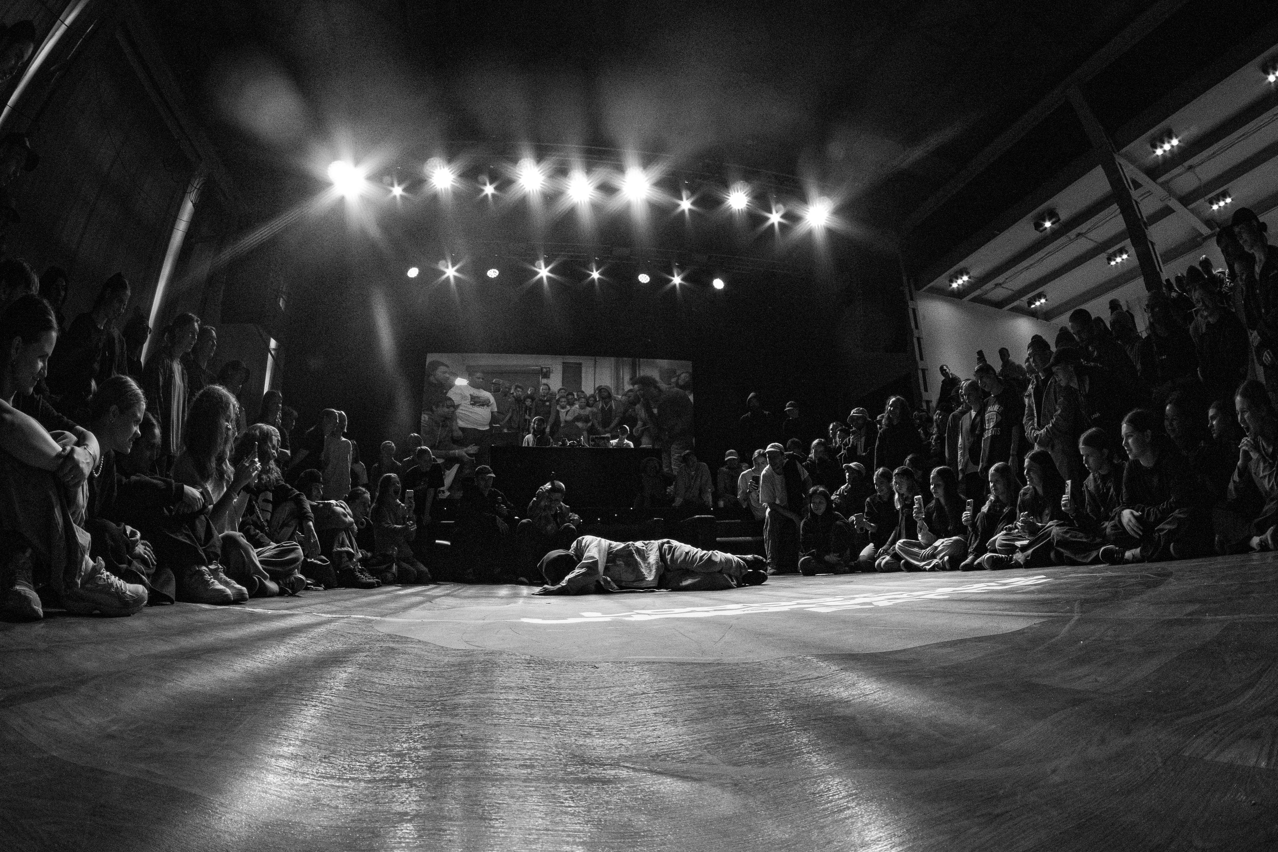LORDS OF THE UNDERGROUND 27/10/25 (@youlovebu). Соня бу тебя сфоткала