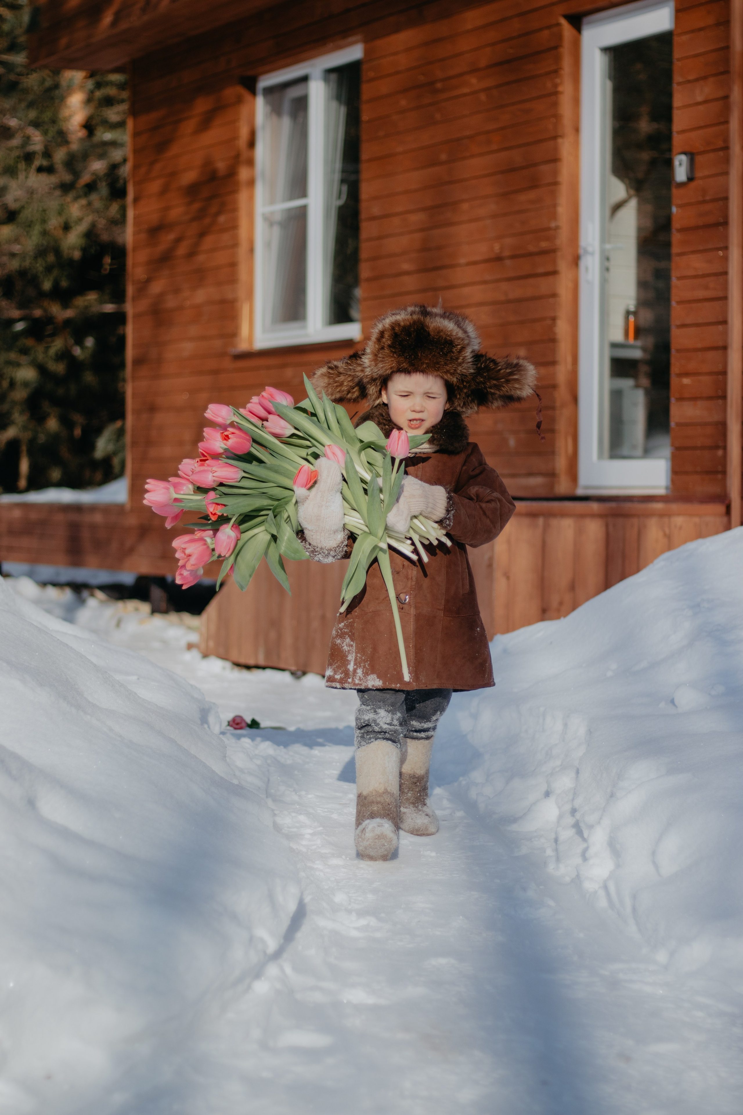 С 8 марта девочки