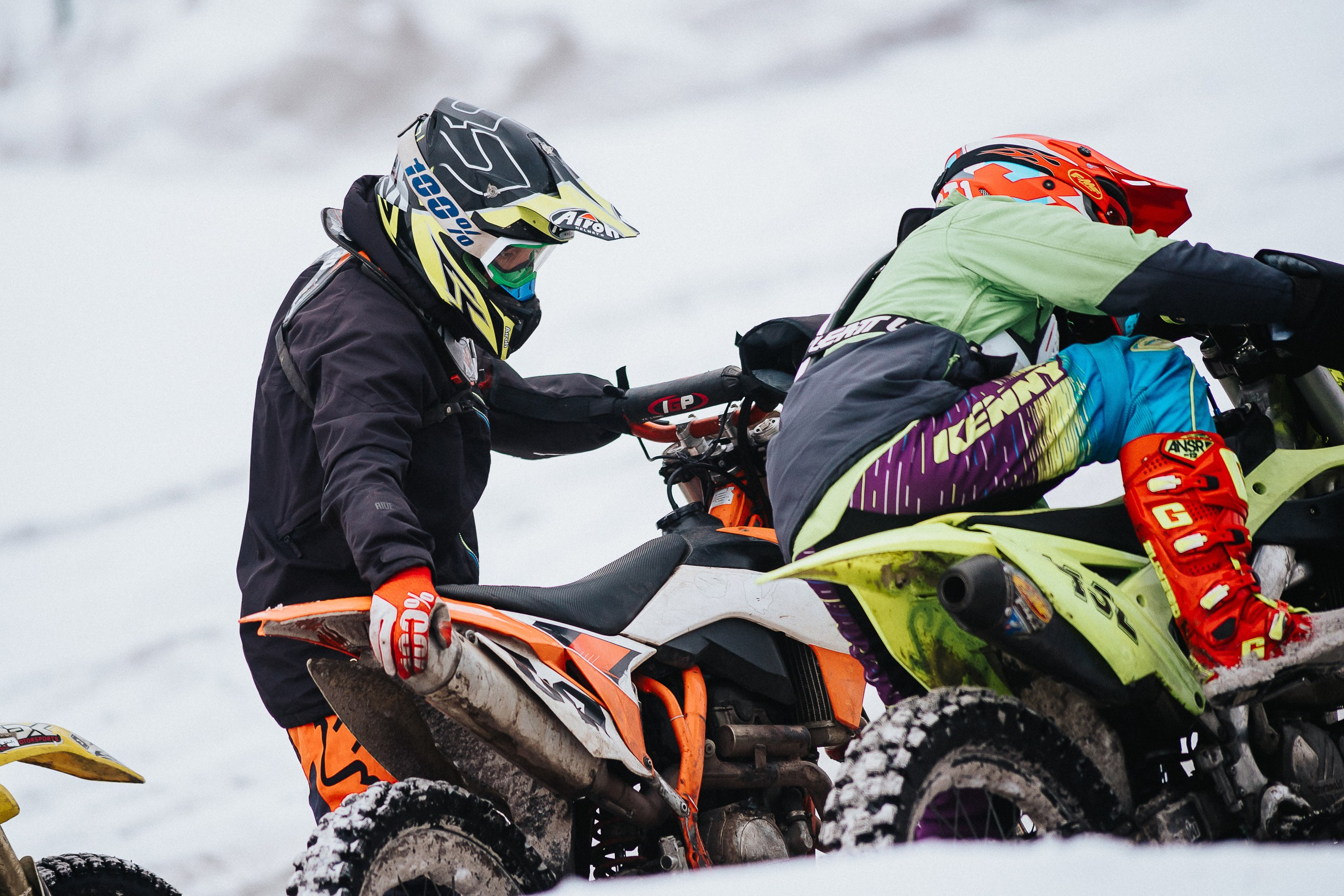 29.12.2024 — Праздничная тренировка на мотоциклетной трассе Люскус. Репортажный фотограф в Кемерово