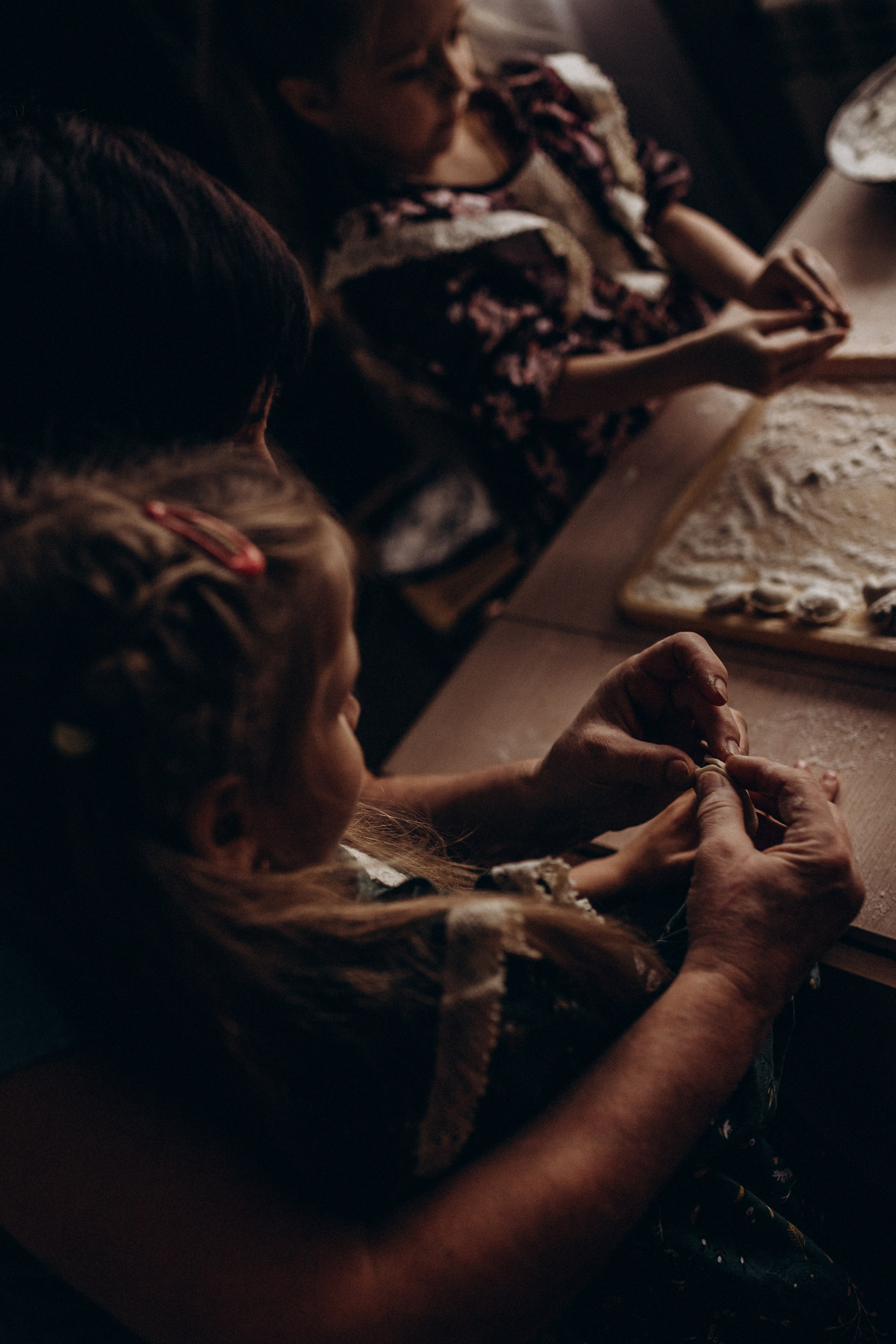 Бабушка с внуками. Семейный фотограф lifestyle в Новосибирске Елена Шпилевая