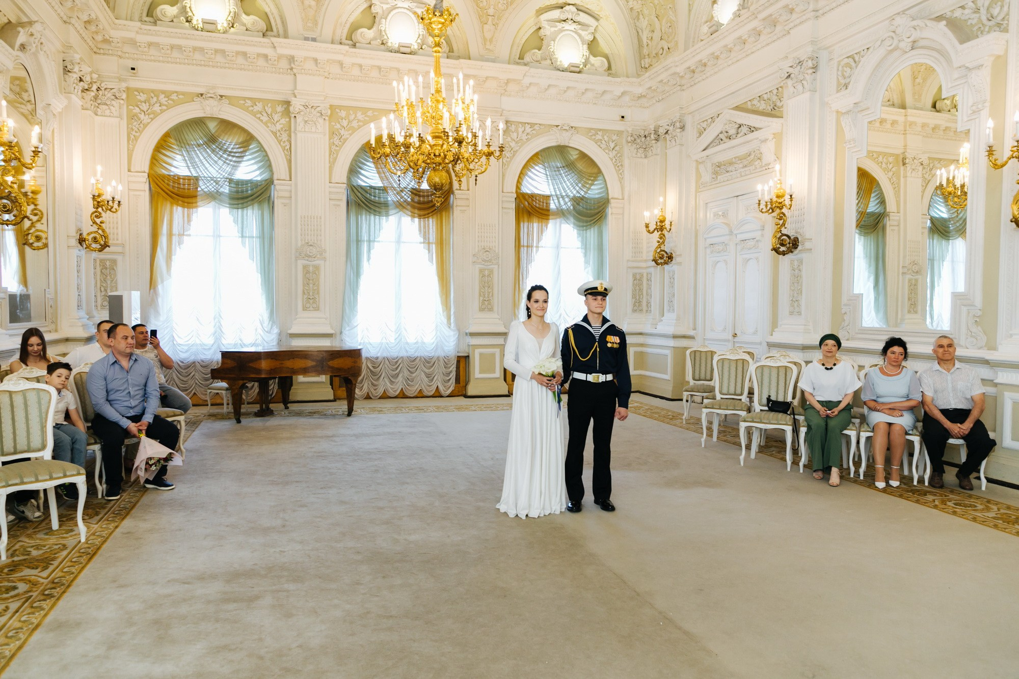 фотограф на свадьбу в спб, дворец бракосочетания в спб, подать документы для регистрации брака, загс петербурга петергоф, свадебный фотограф в спб, букет для невесты купить, костюм на свадьбу выбрать где спб, аренда машины на свадьбу