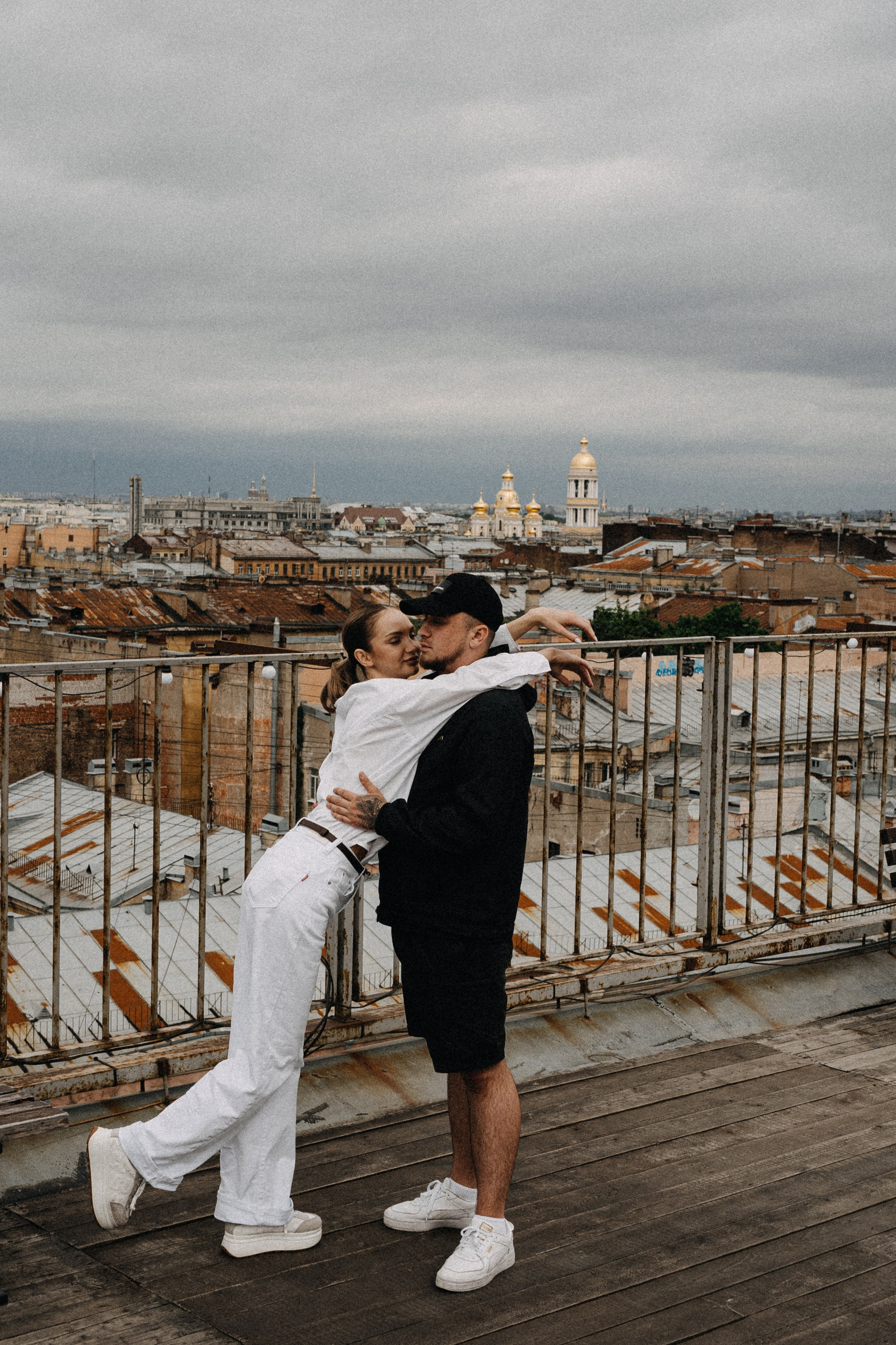 МЫ ГУЛЯЛИ ПРО КРЫШАМ ПИТЕРА. Профессиональный фотограф, Санкт-Петербург — Виктория Богомолова