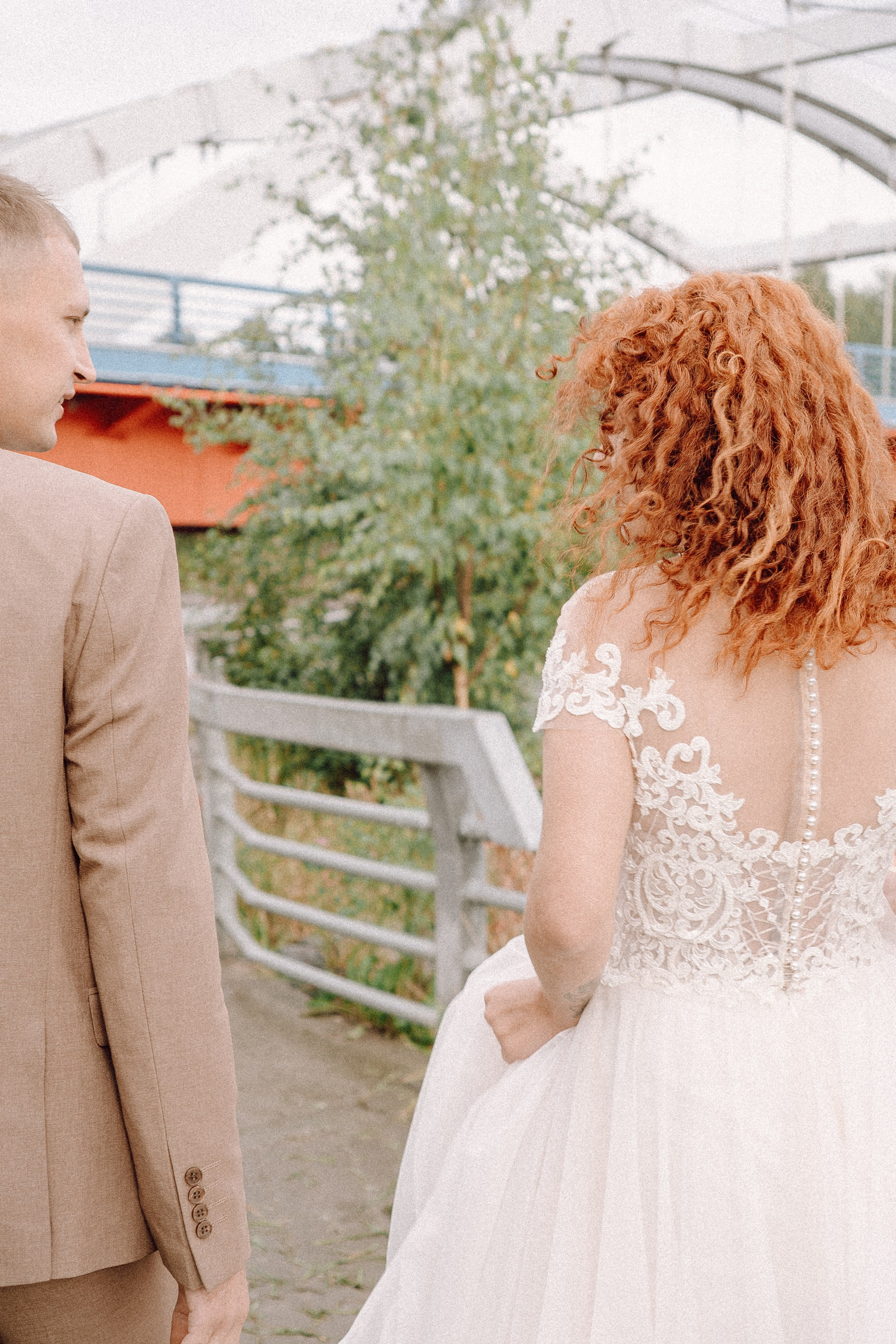 СВАДЕБНАЯ ФОТОСЕССИИЯ ПАРЫ В ГОРОДЕ ПРИОЗЕРСК В СОСНОВОМ ЛЕСУ И С ПИКАПОМ. Профессиональный фотограф, Санкт-Петербург — Виктория Богомолова