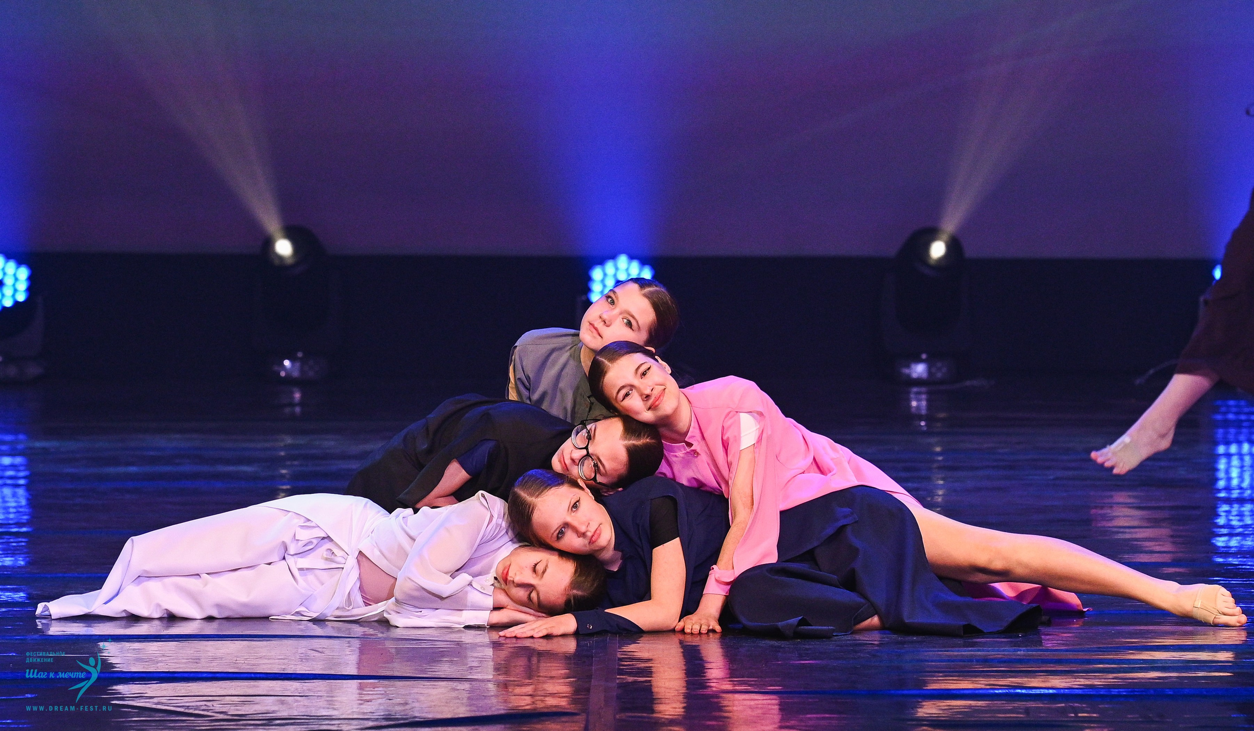 24.05.2025 «Мир под названием — Искусство танца» Фестивальное движение «Шаг к мечте» г. Кострома. Медиастудия Фото Концепт
