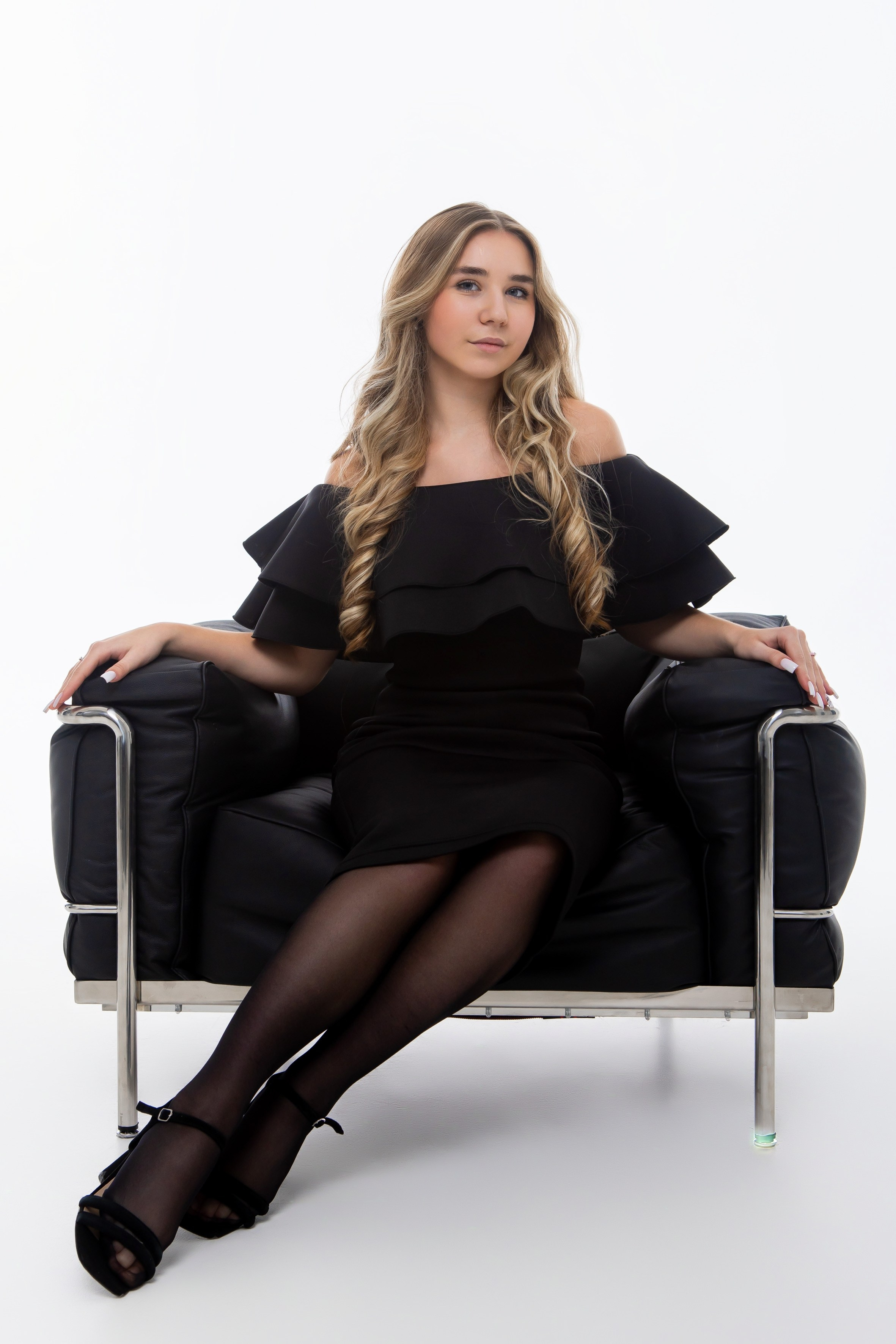 Студия Гимназия 12 11 А 2024 г. Свадебный и портретный Фотограф в Липецке Дмитрий Котюков