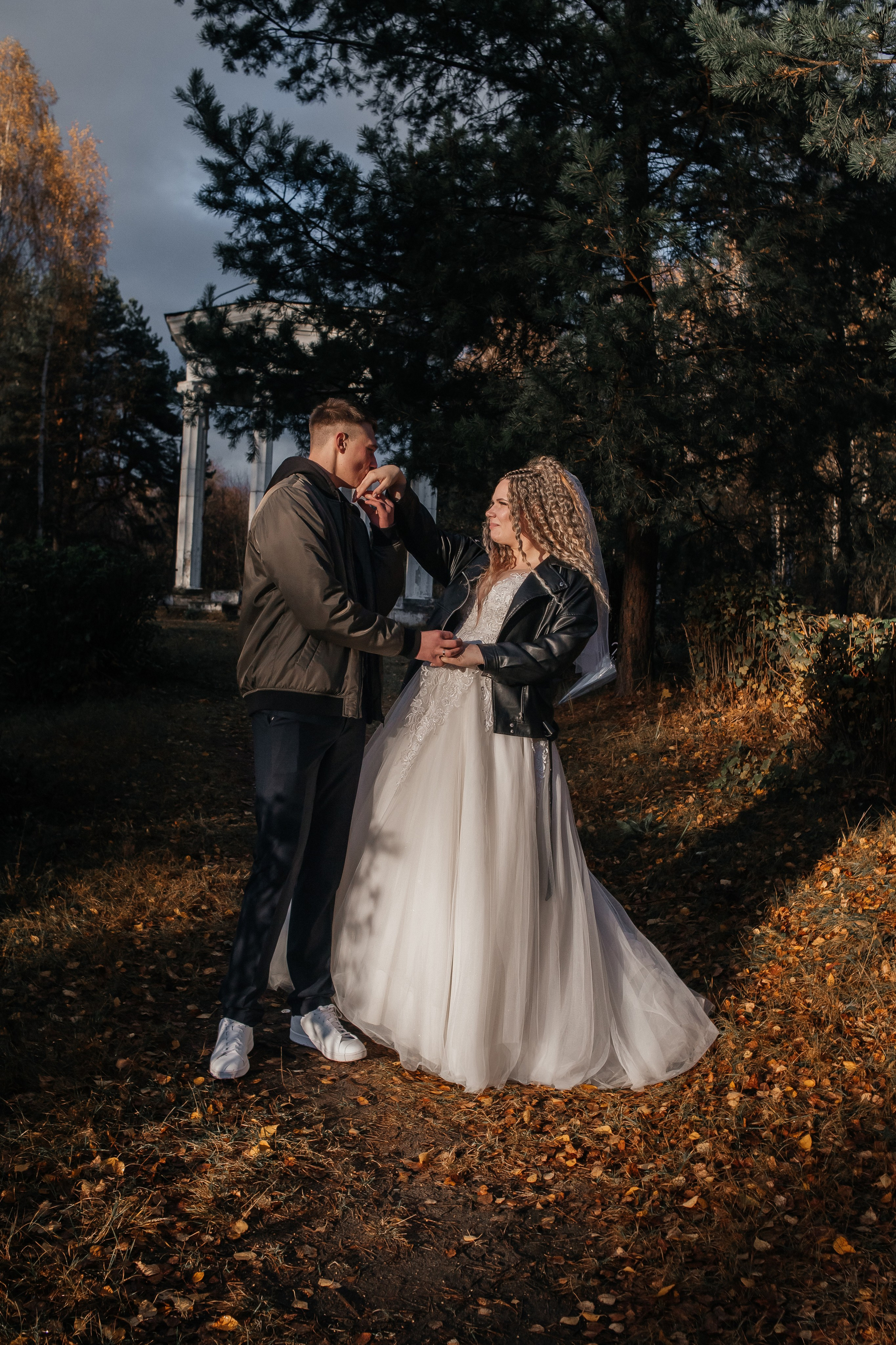 Ноябрьская свадьба в Сормовском ЗАГСе и в фотостудии Акт Первый. Свадебный фотограф и фотограф Love-Store в Нижнем Новгороде Анастасия