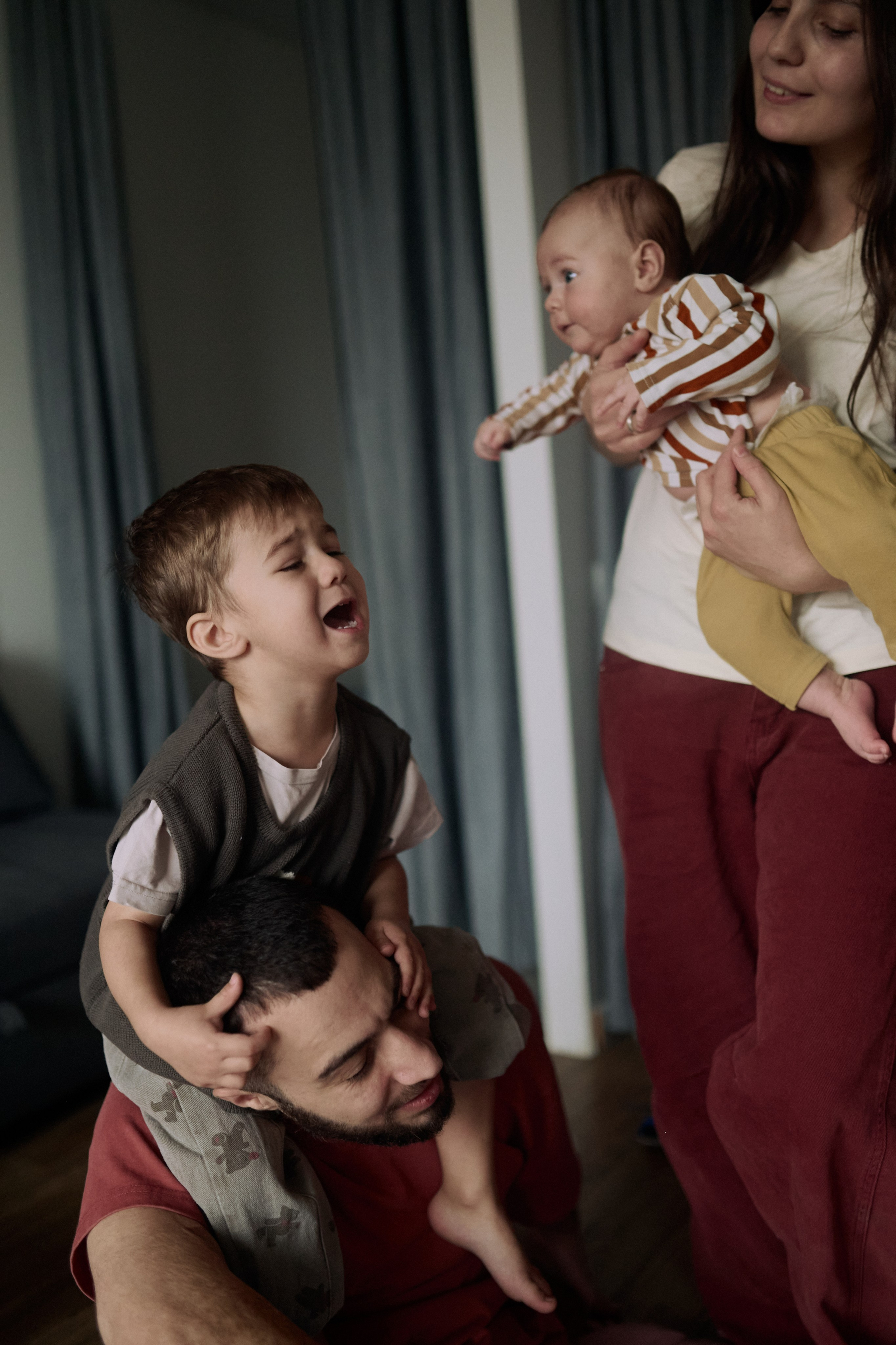 Эмир, Диана, Леон и Амин дома. Семейный и свадебный lifestyle-фотограф в Москве Мария Петрова