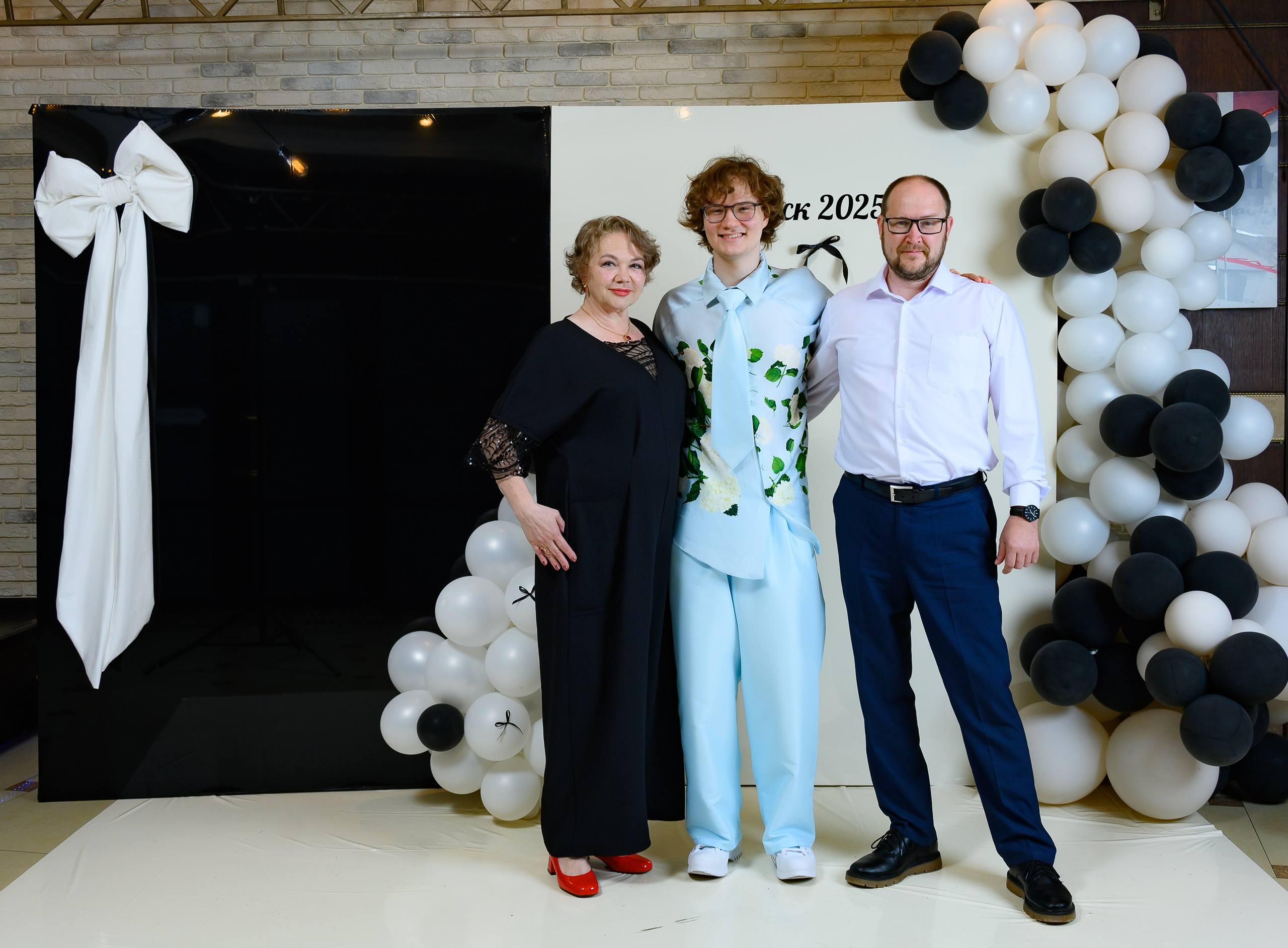 Выпускной 2025 11 кл. Семейный и детский фотограф в Новороссийске Лебедева Елена