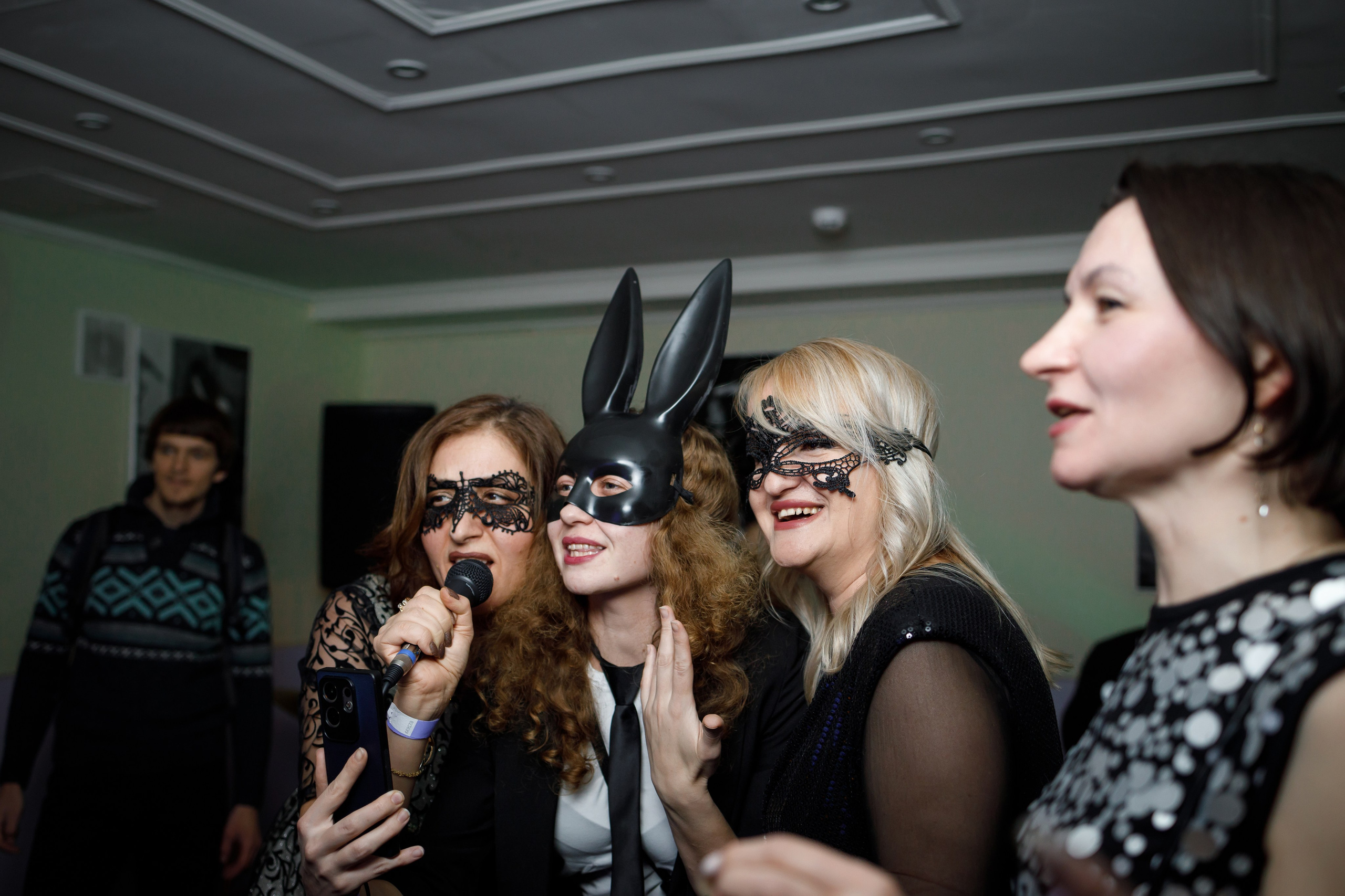 Яркий Новогодний вечер-маскарад. Репортажный и портретный фотограф в Москве Саханцева Анна