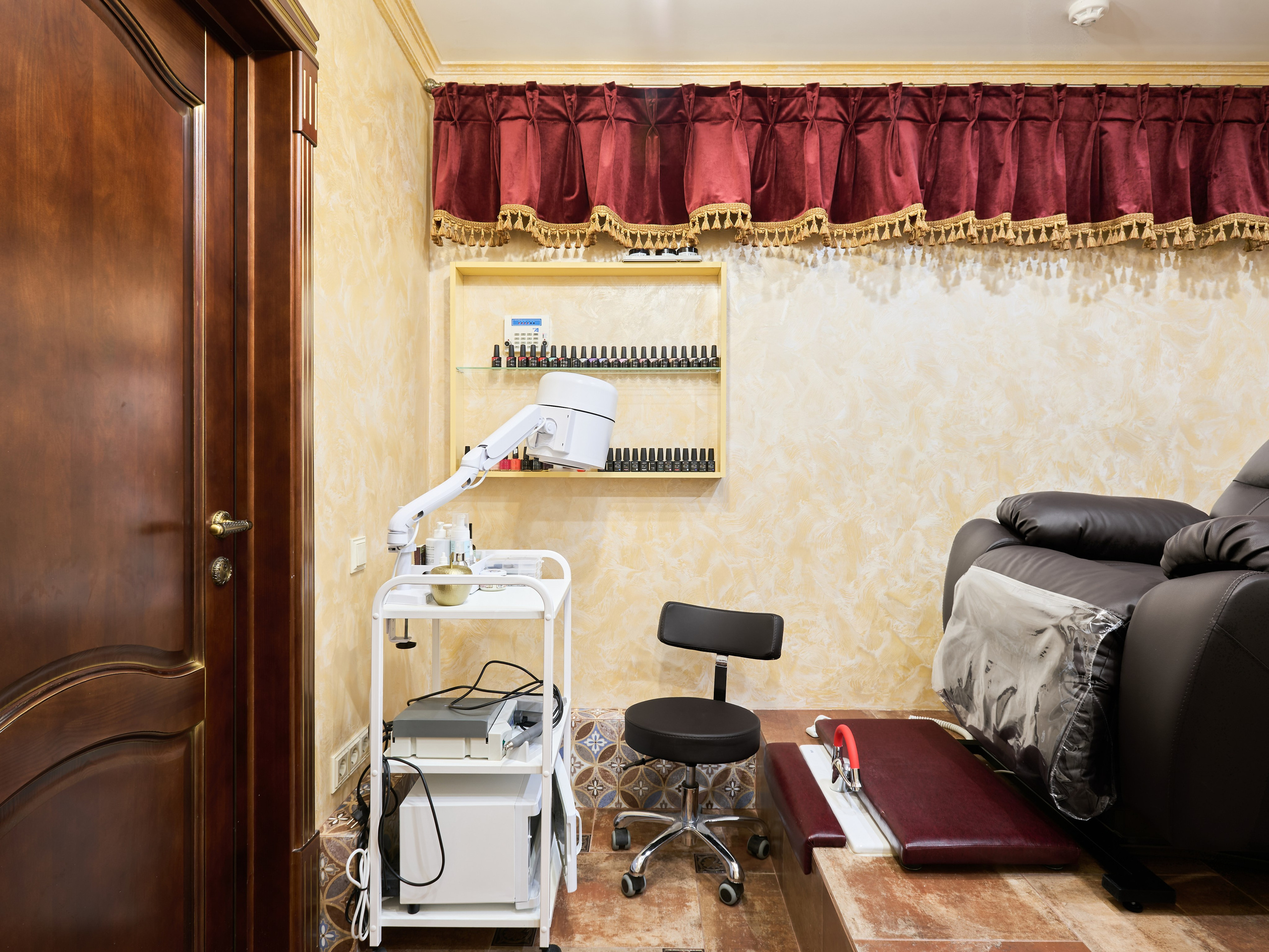 Салон красоты (Эмира). Автомобильный и интерьерный фотограф в Минске Александр Тагаев