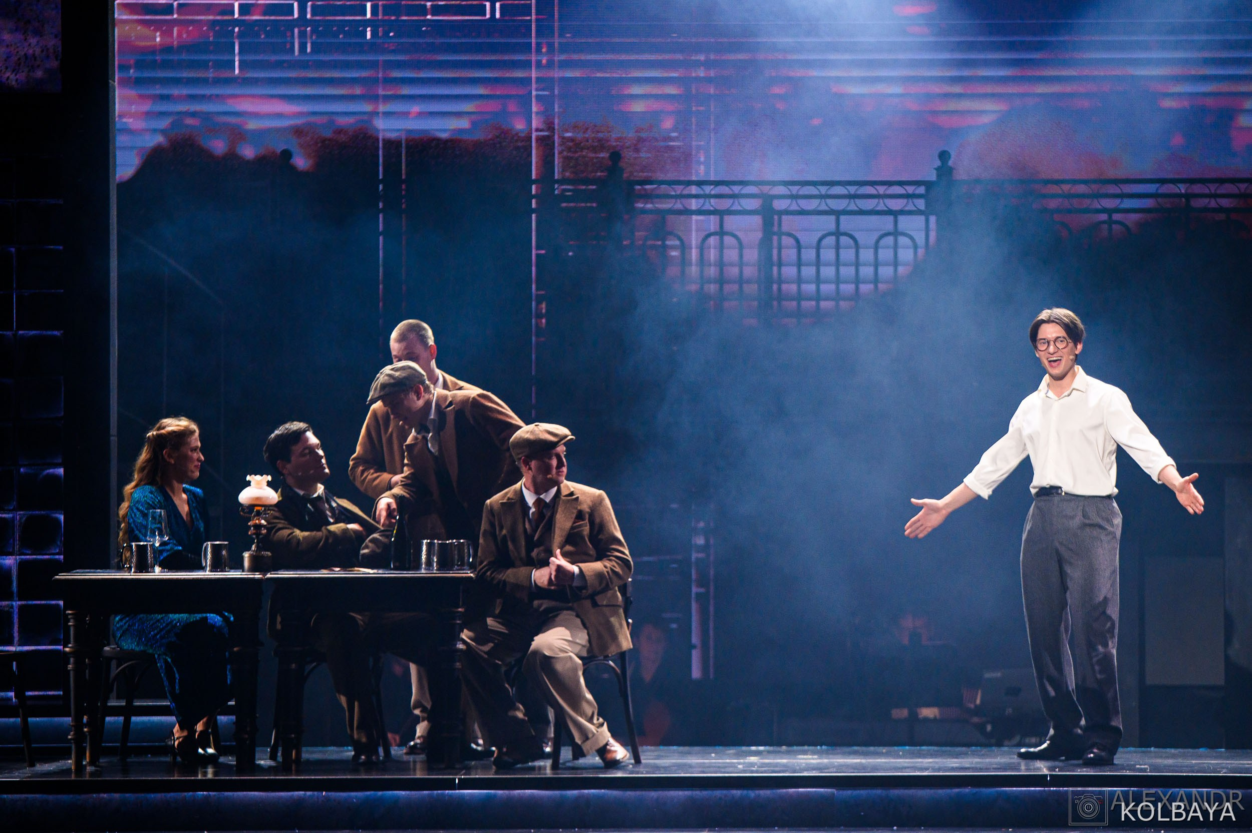 Фоторепортаж с мюзикла Вальс-Бостон 18 сентября 2025 года. Концертный и театральный репортажный фотограф в Москве Александр Колбая