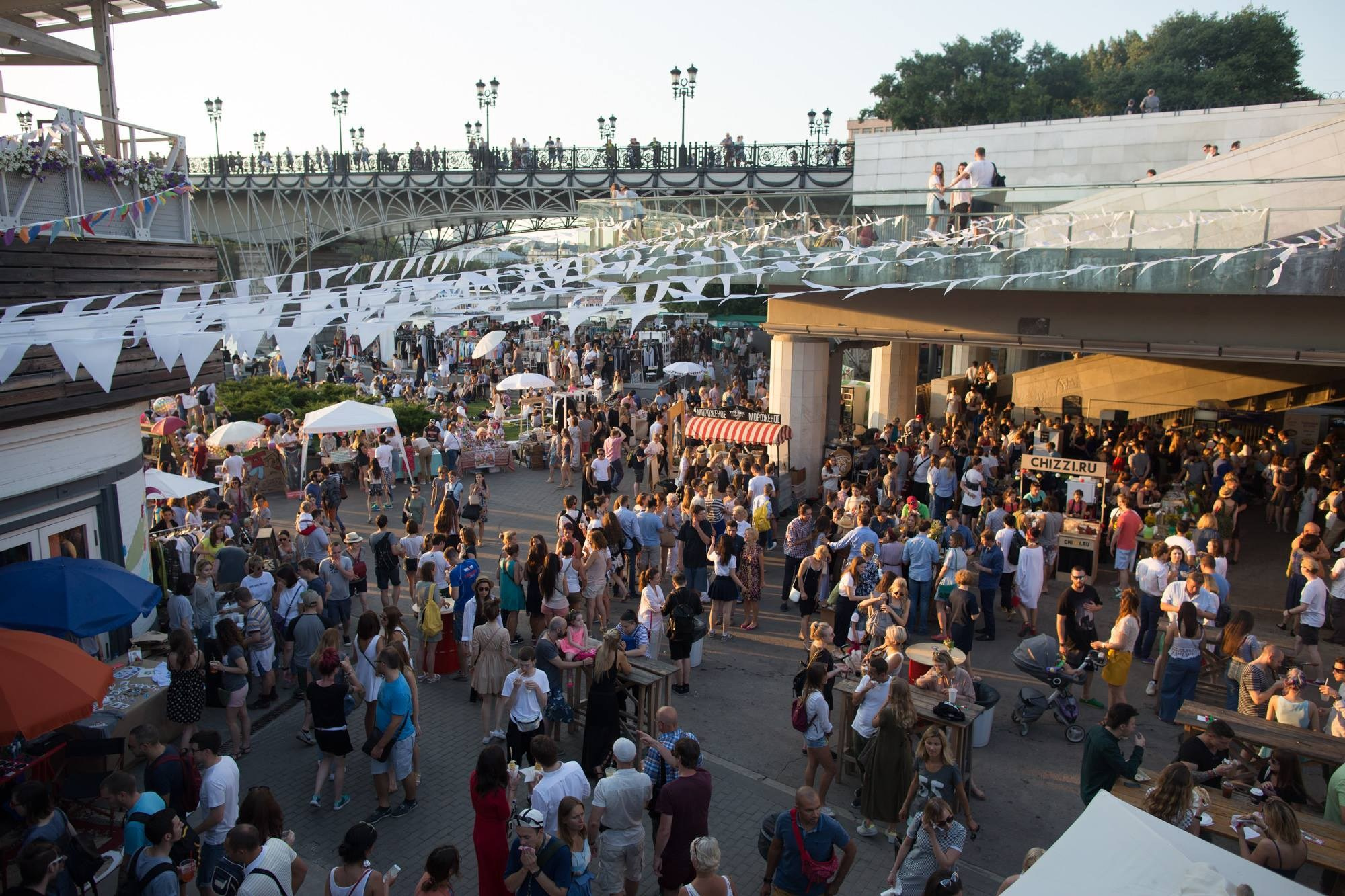17 июля 2016 на Стрелке / фото Егор Слизяк. Фотоотчеты «Ламбада-маркета»