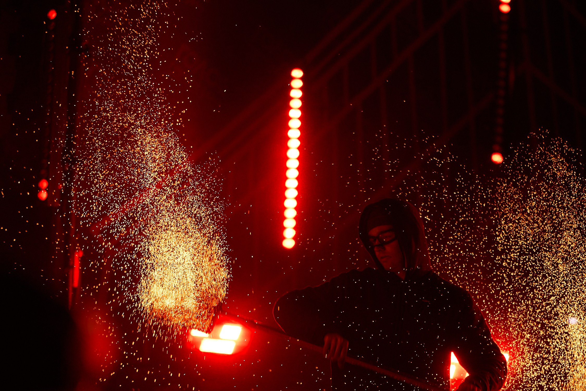 Голос города Елец 2025. Фаершоу. Фотографирует красивое Денис Горностаев