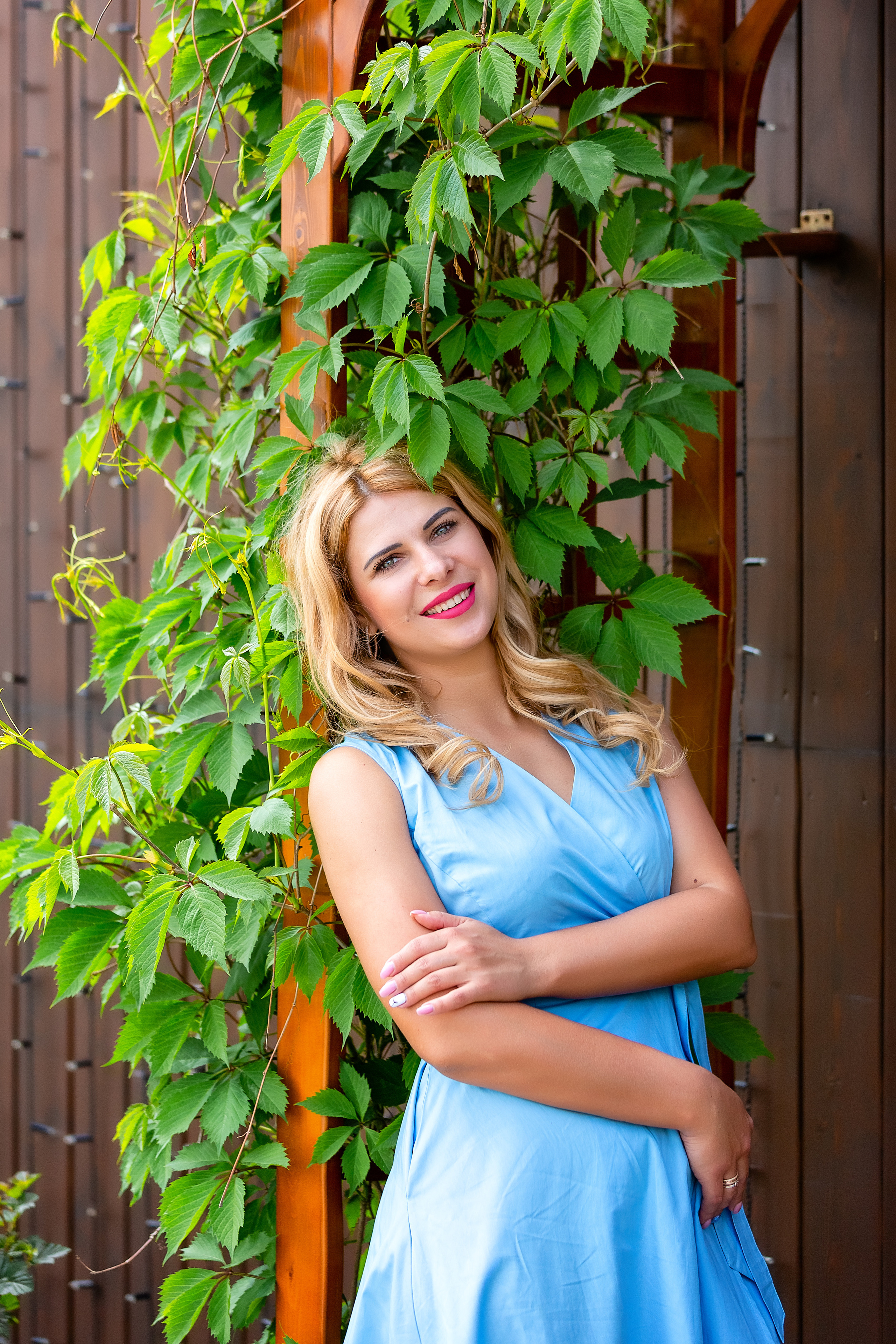 Алисе 6 лет. Кедровый дом. Стильный выпускной альбом Владивосток фотограф Вероника Мигачева