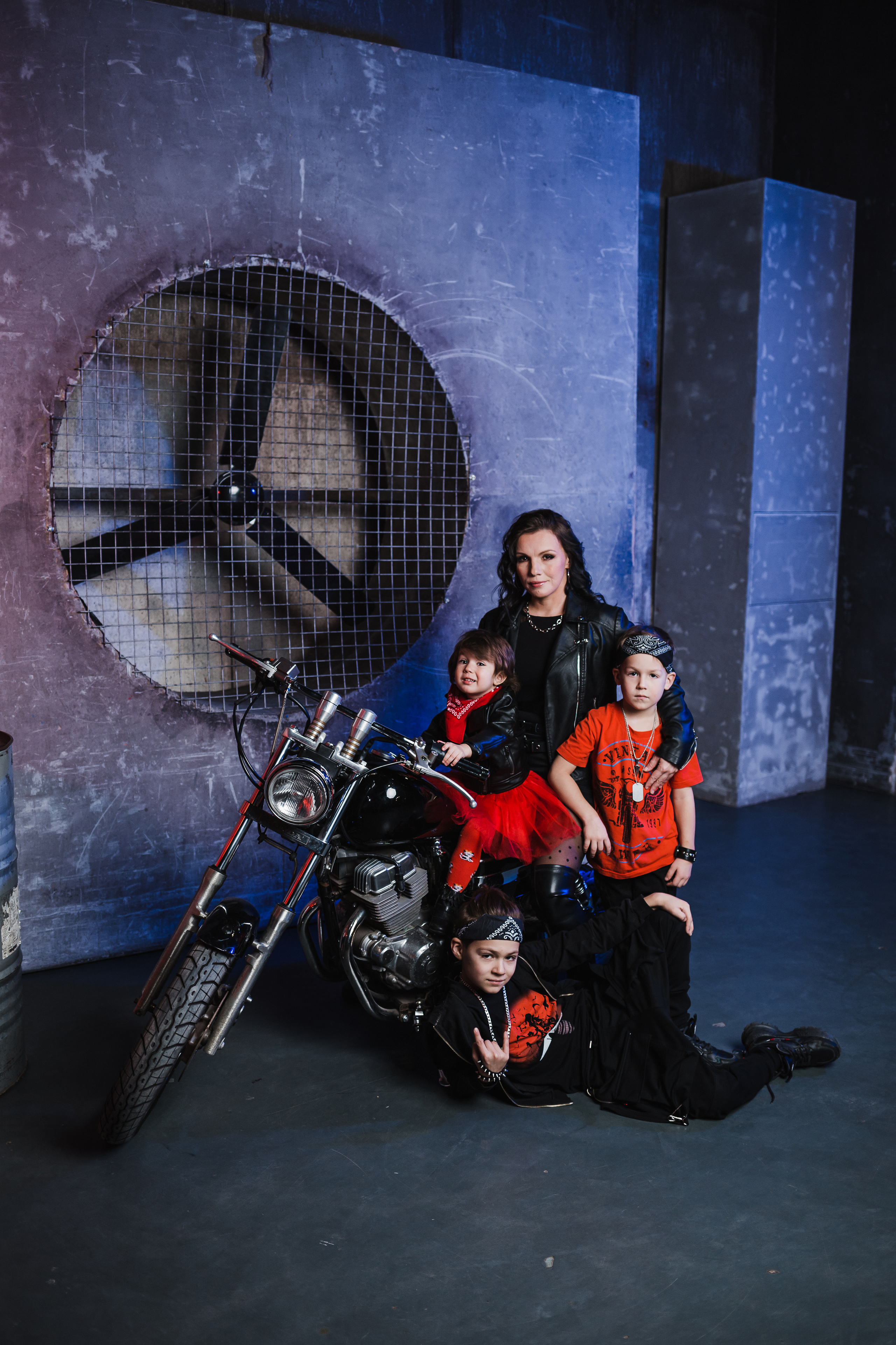 Виктор, Ирина и их семья. Семейный фотограф Николаева Ольга