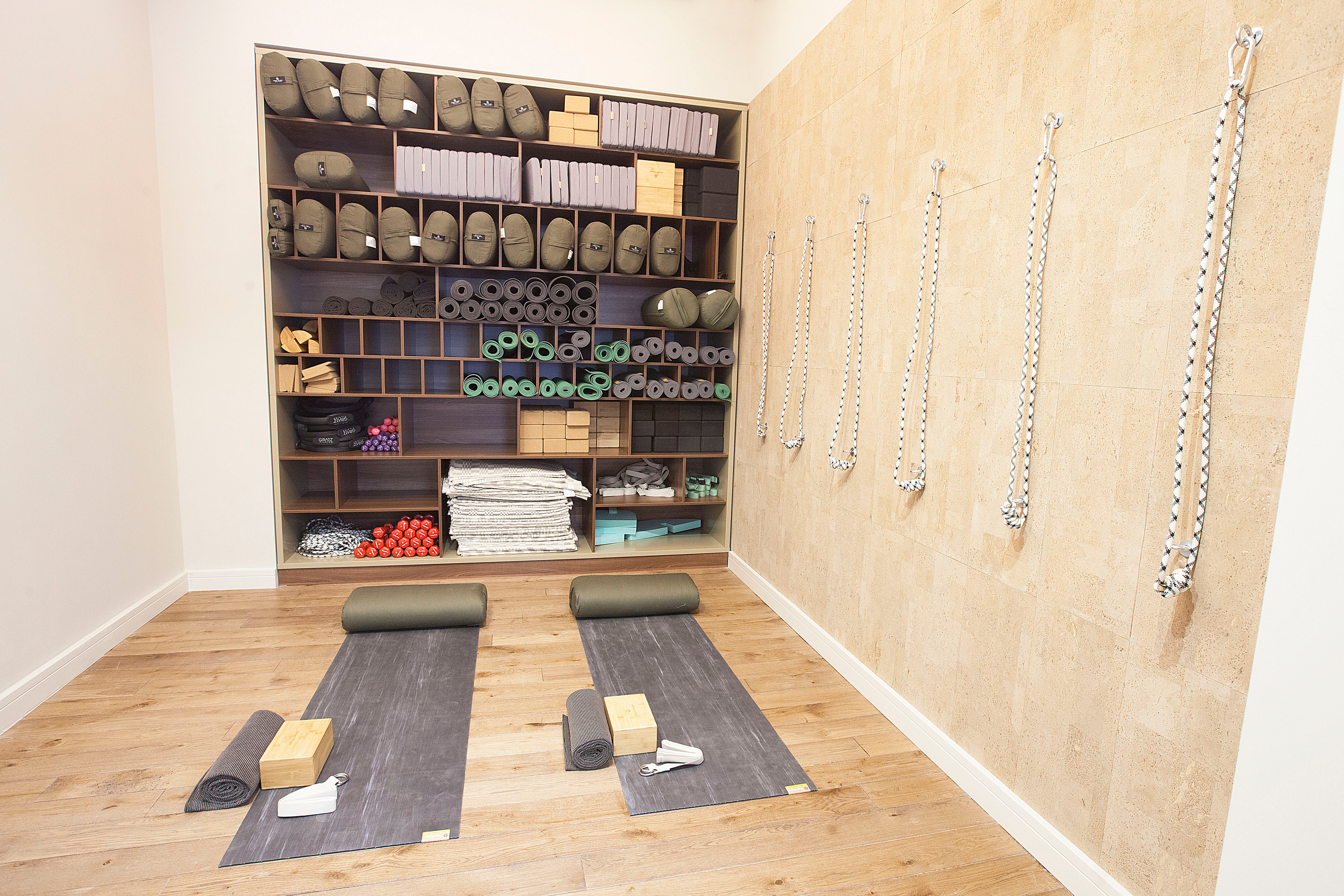 Студия пилатеса. Семейный фотограф Николаева Ольга