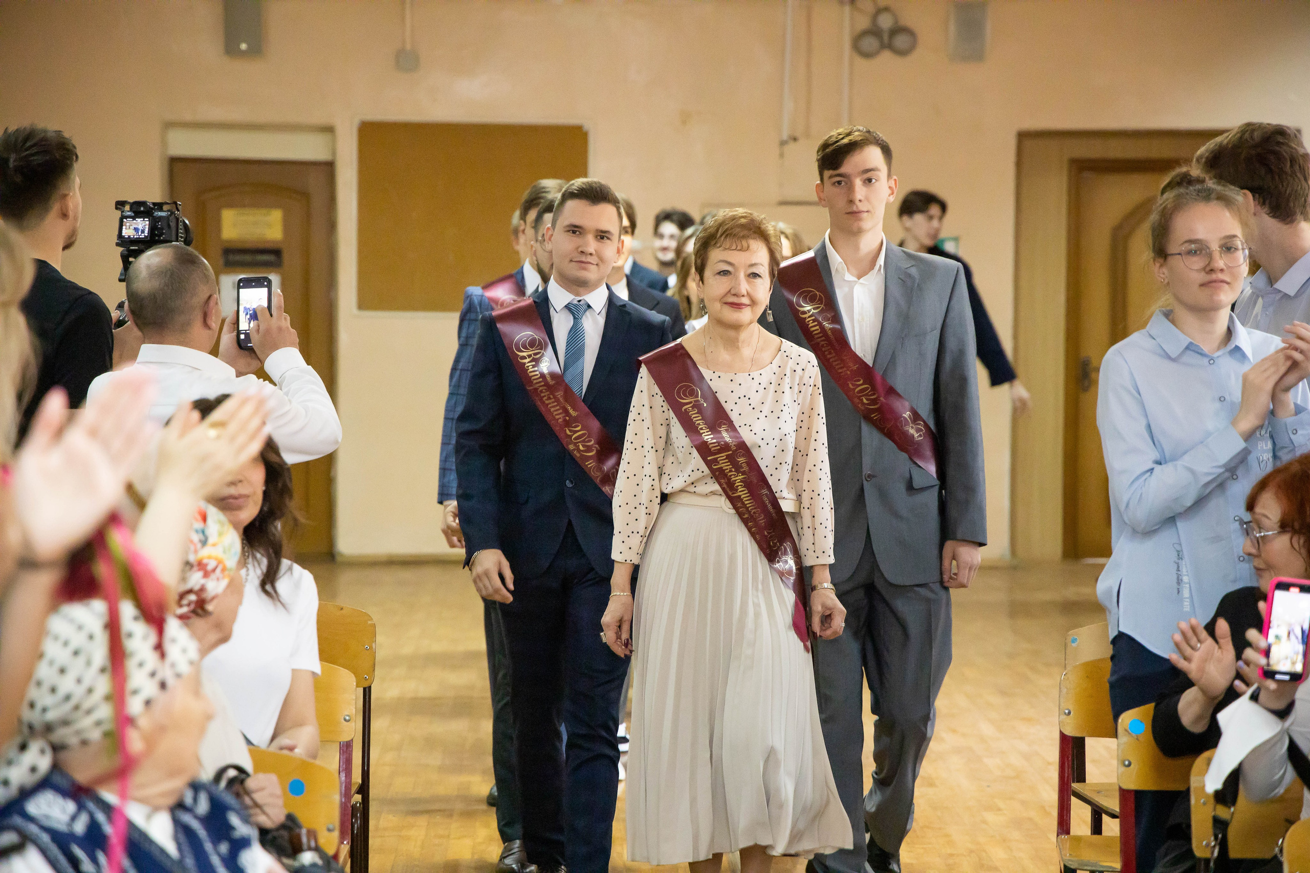 Последний звонок 11 кл. Свадебный фотограф в городе Подольск МО и Москва Крылова Ирина