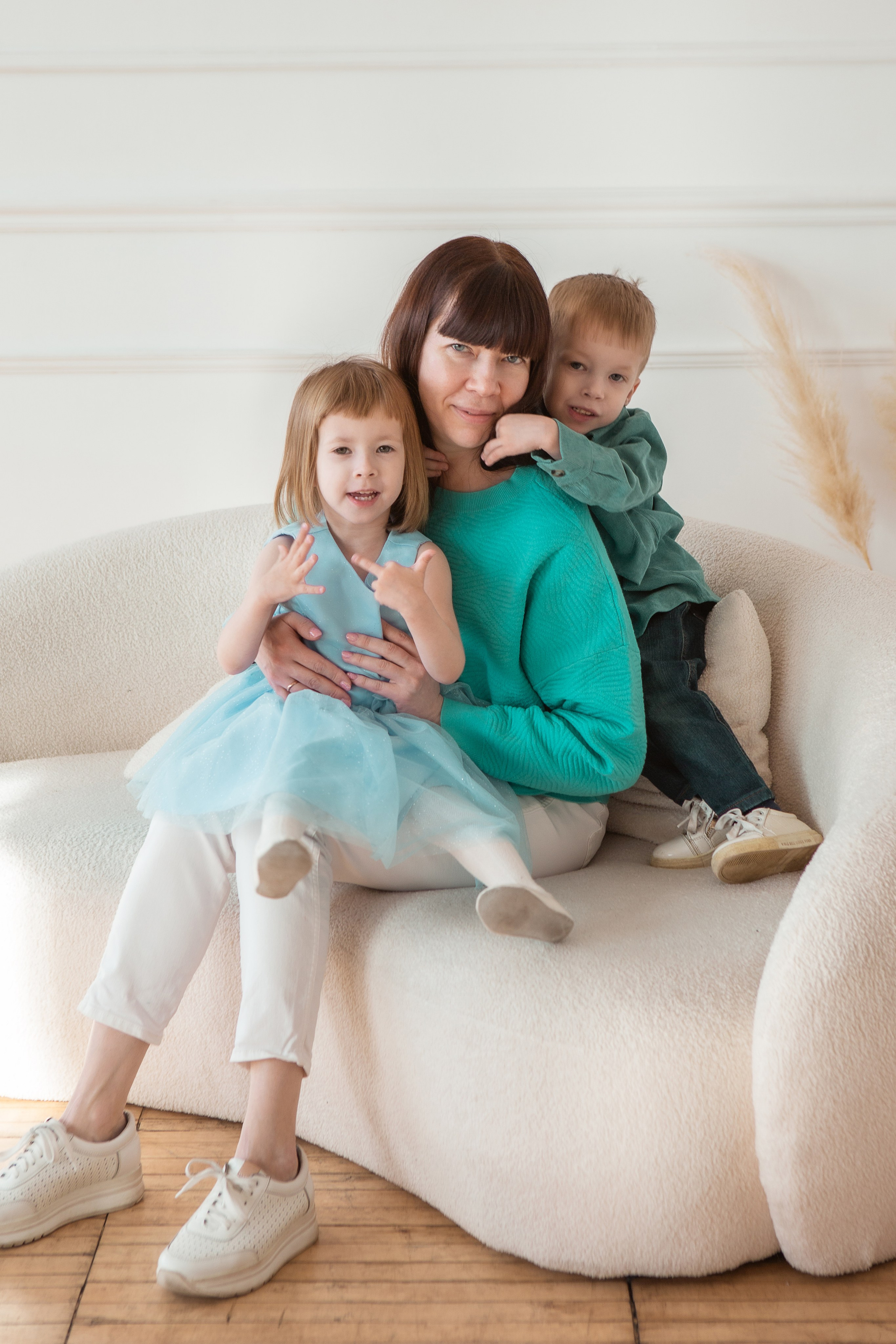 Мама и двойняшки. Фотограф Екатерина Голицына