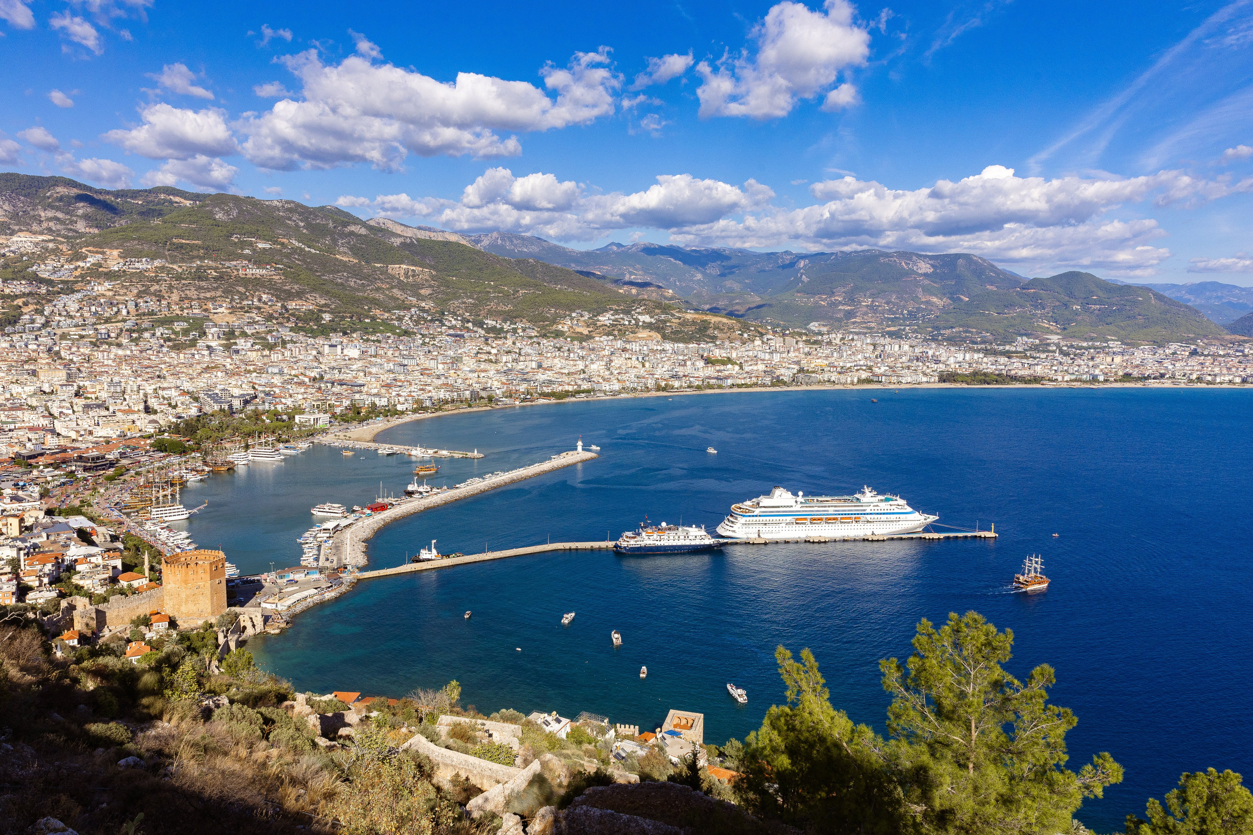 Алания. Фото департамент круизного лайнера Астория Гранде