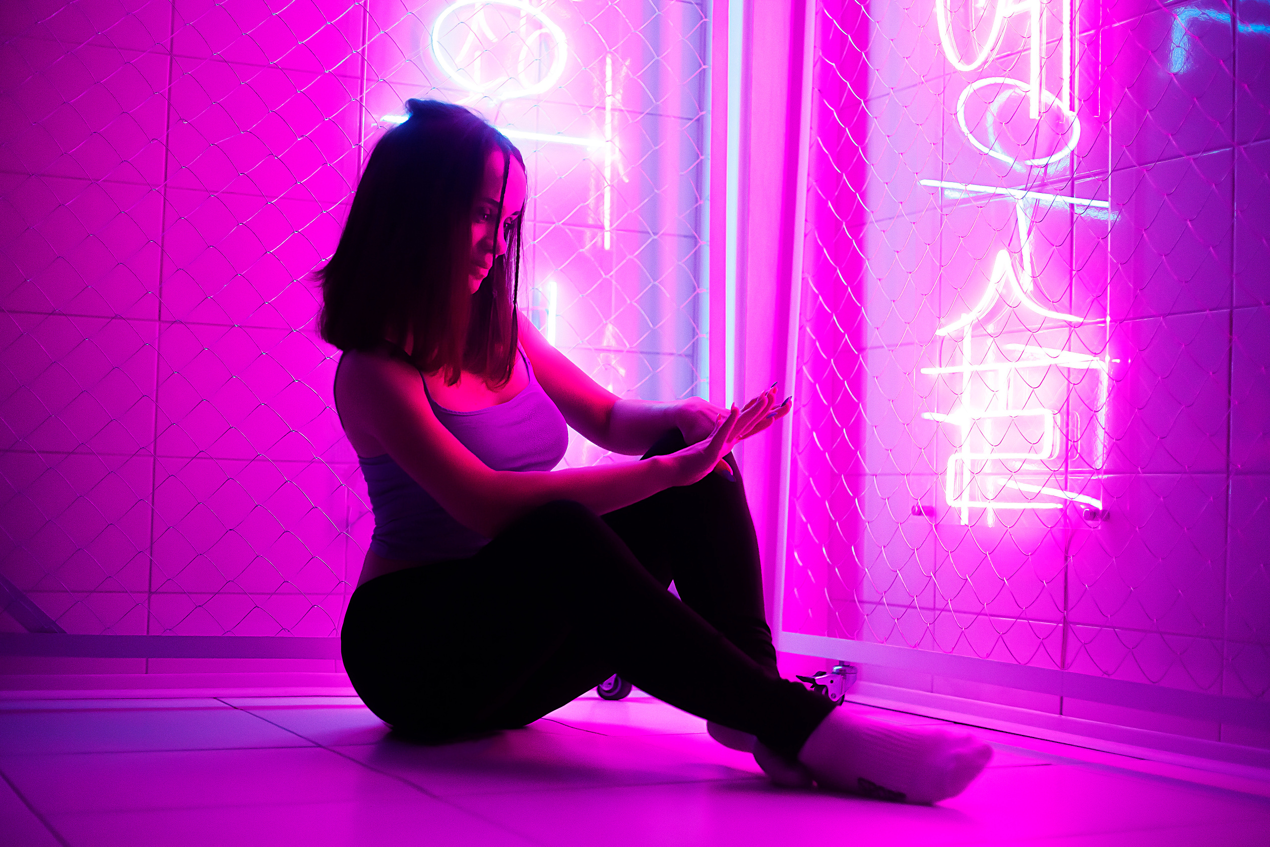 Неоновая ловушка. Фотограф Роман Витвицкий