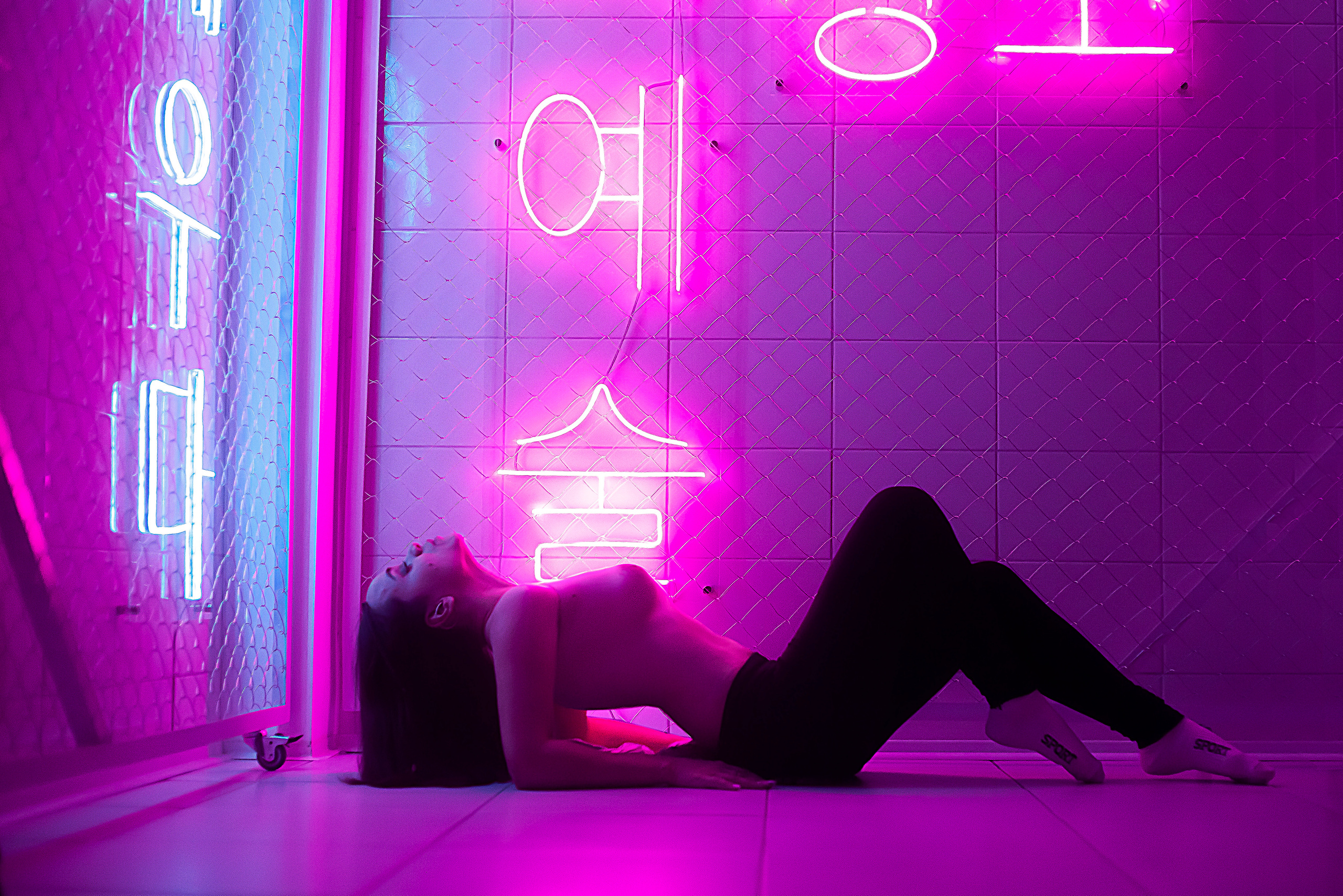 Неоновая ловушка (18+). Фотограф Роман Витвицкий