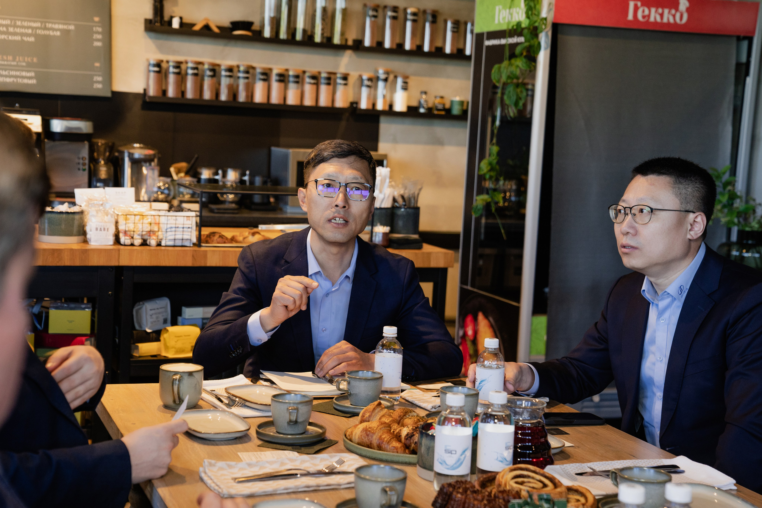 Деловая встреча. Yankovski_001