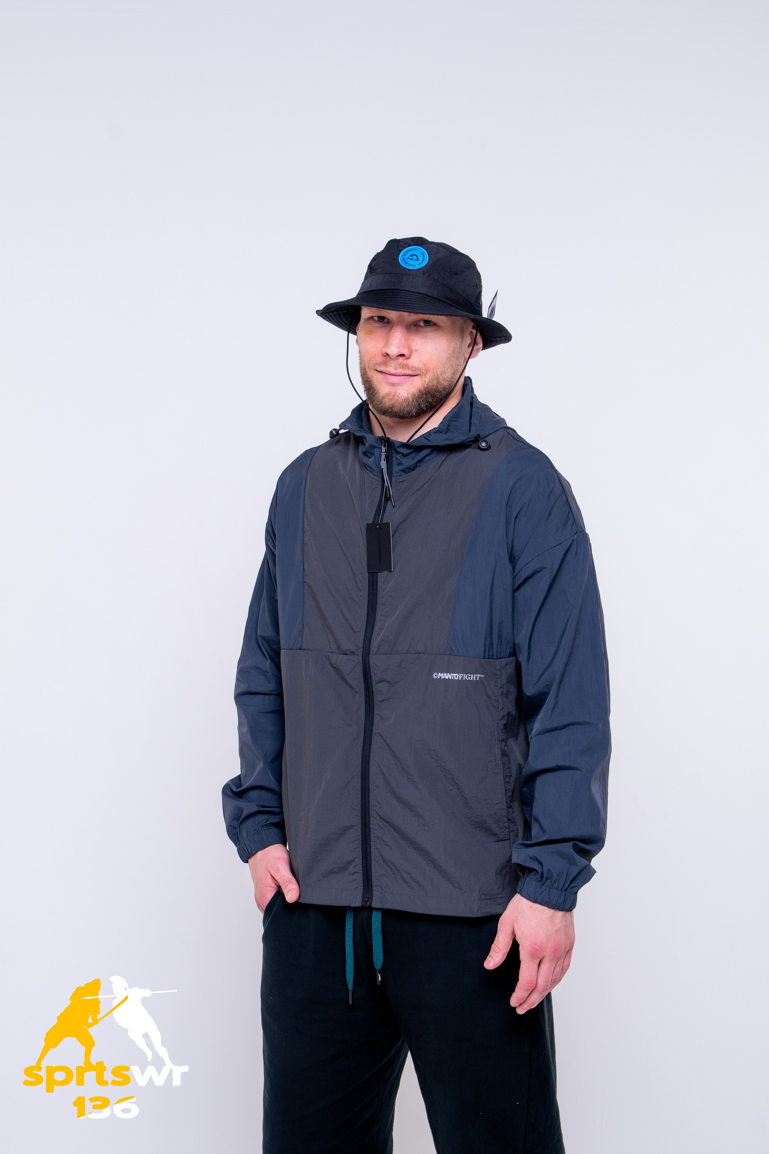 Одежда для мужчин. Профессиональная фотостудия в Санкт-Петербурге «Точка»